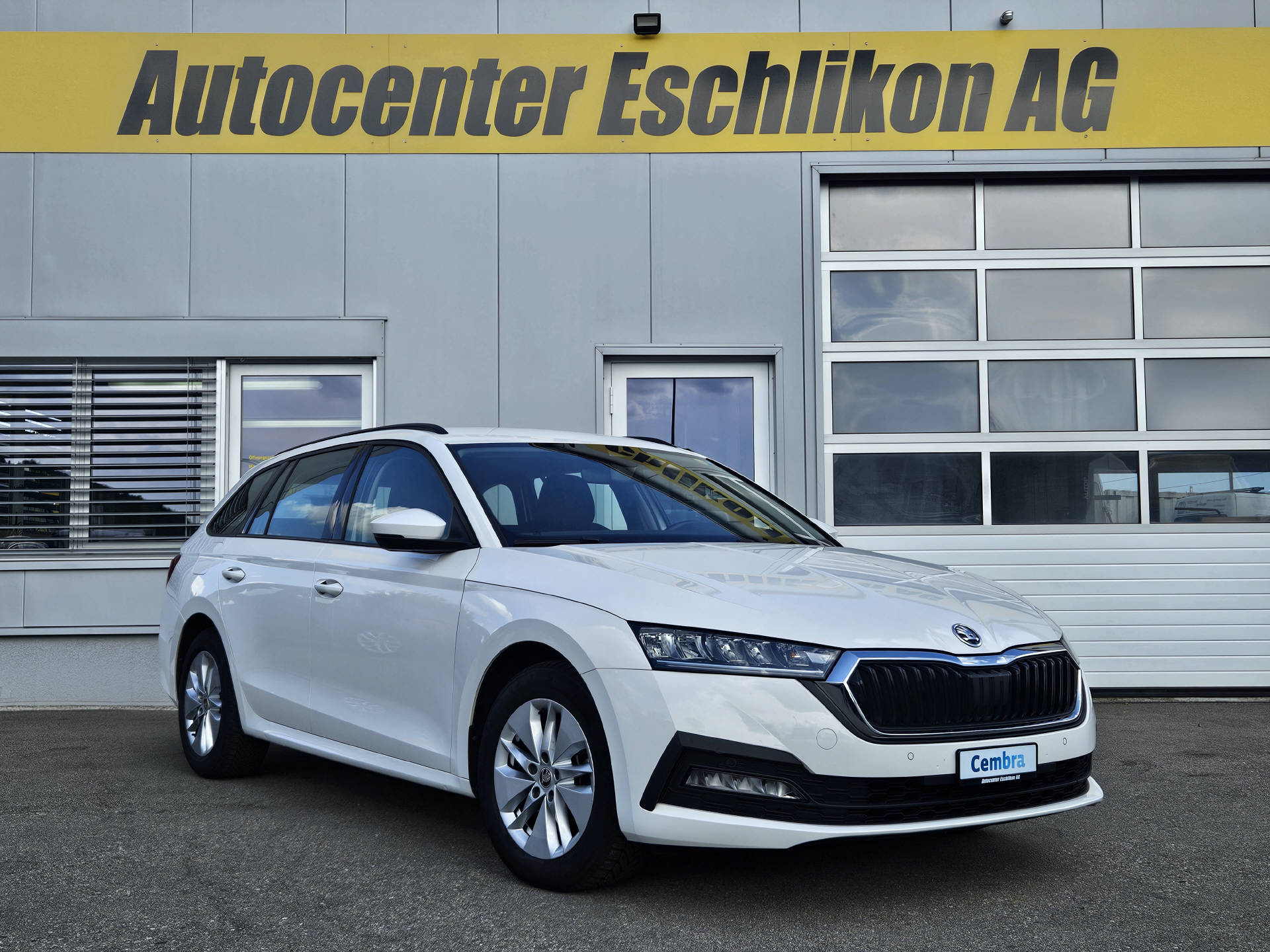 SKODA Octavia Combi 2.0 TDI Ambition 4x4 DSG * Anhängerkupplung *-image-5