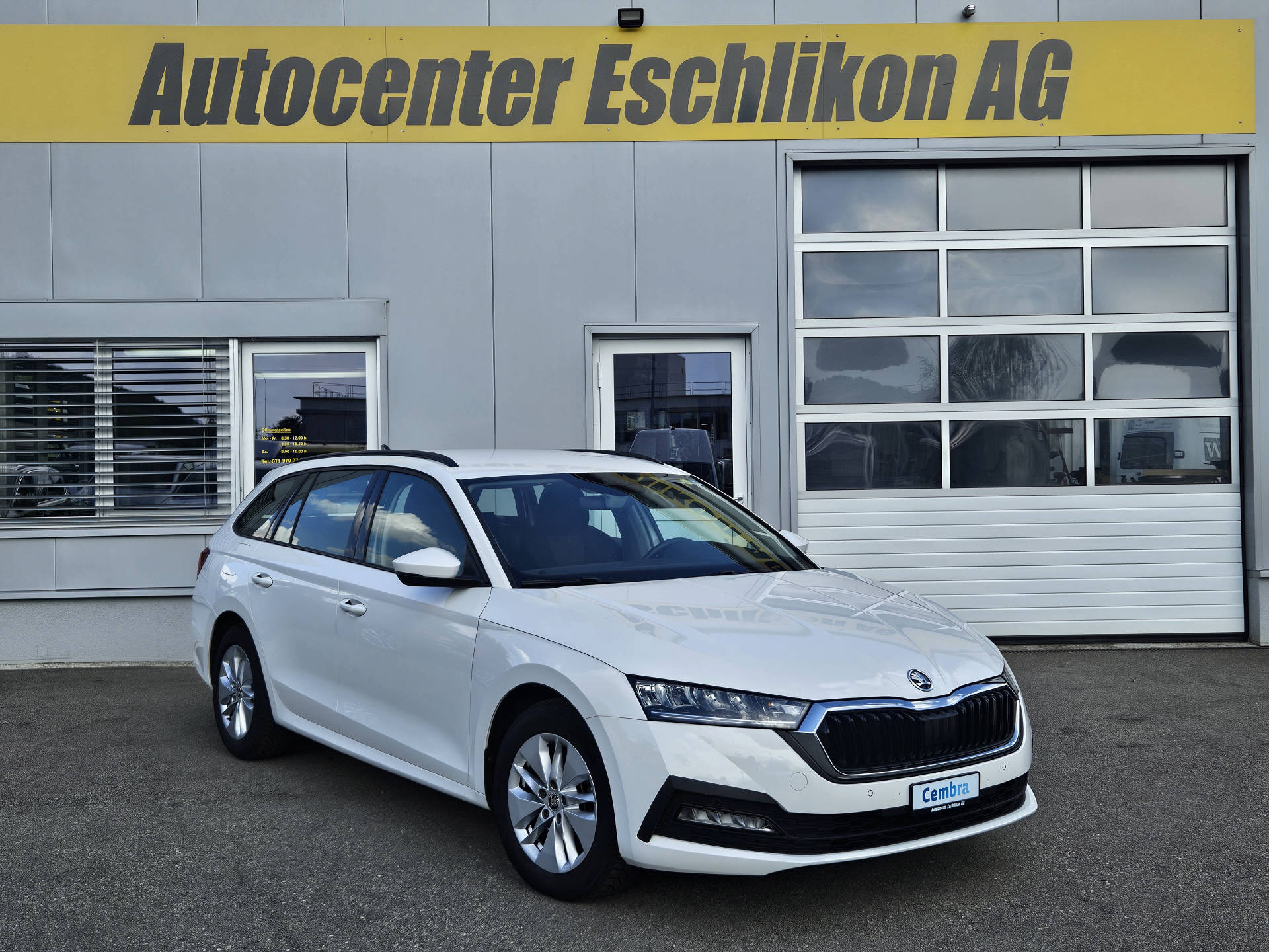 SKODA Octavia Combi 2.0 TDI Ambition 4x4 DSG * Anhängerkupplung *-image-3