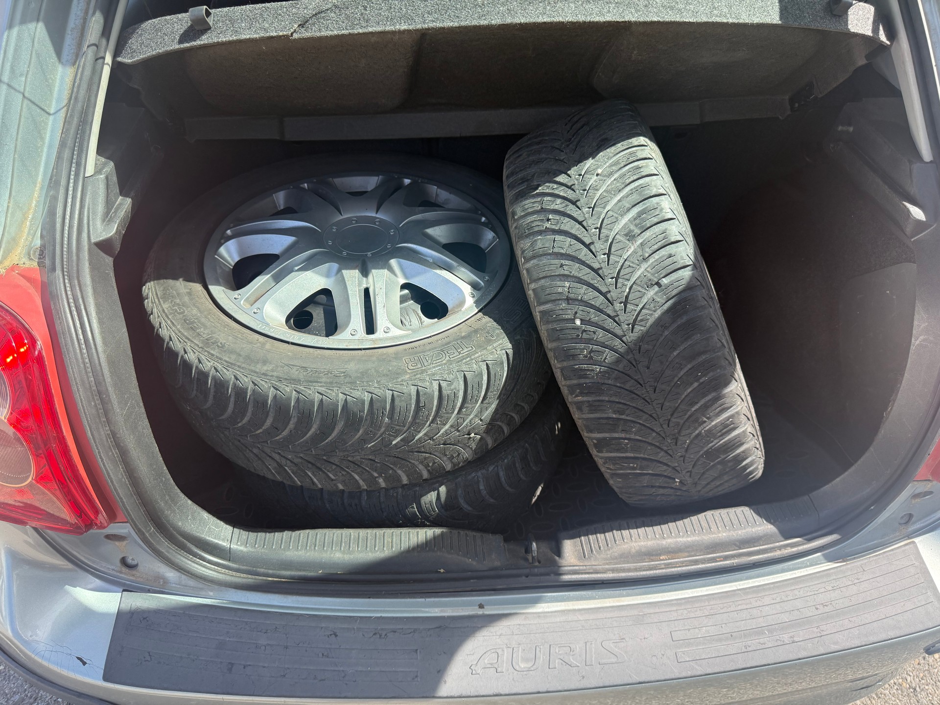 TOYOTA Auris 1.6 Linea Luna-image-9