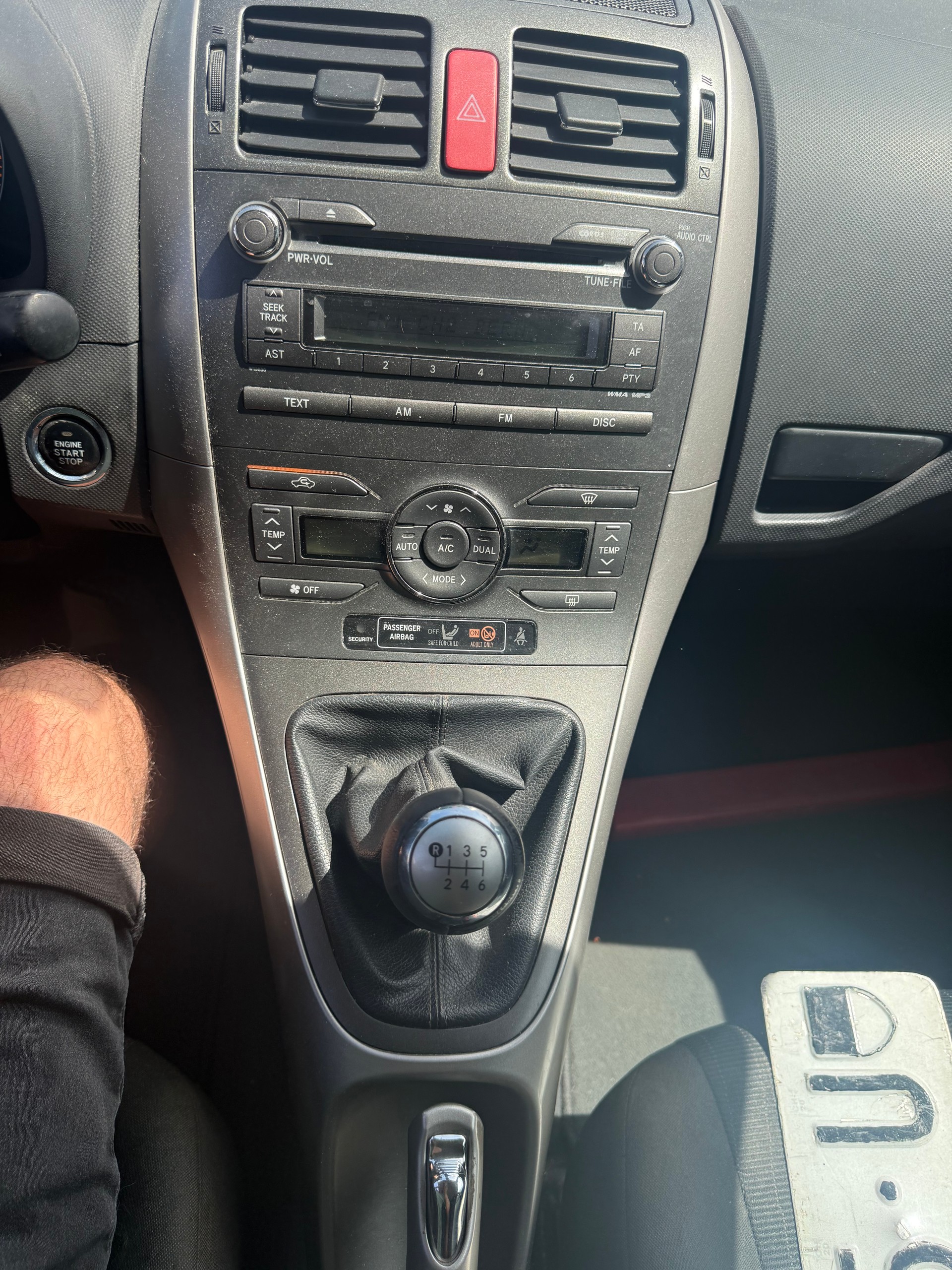 TOYOTA Auris 1.6 Linea Luna-image-11