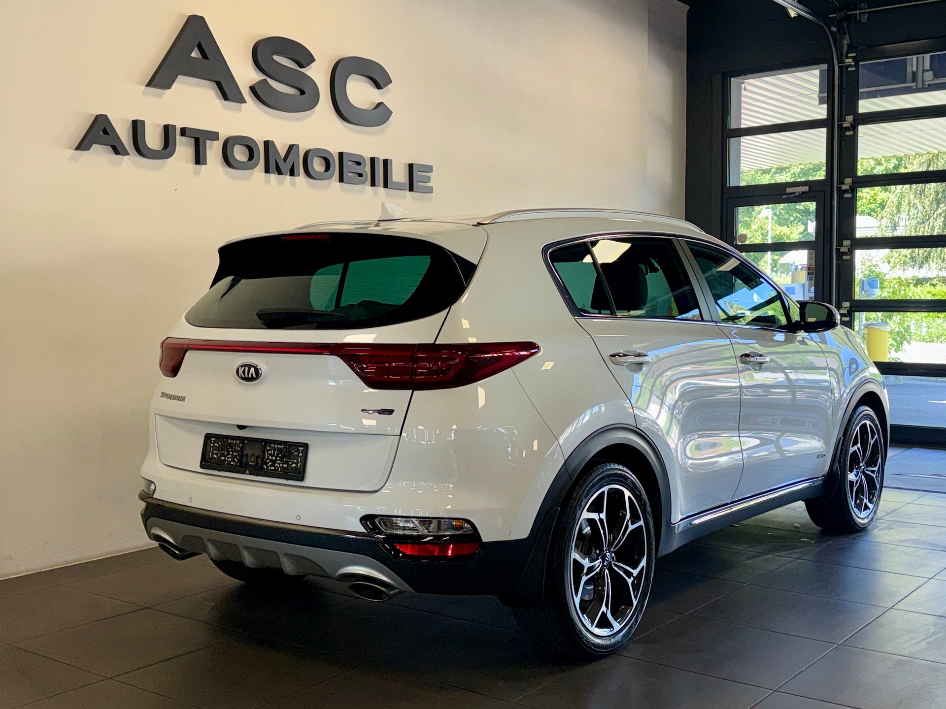 KIA Sportage 1.6 T-GDi GT-Line 4WD Automat-image-2