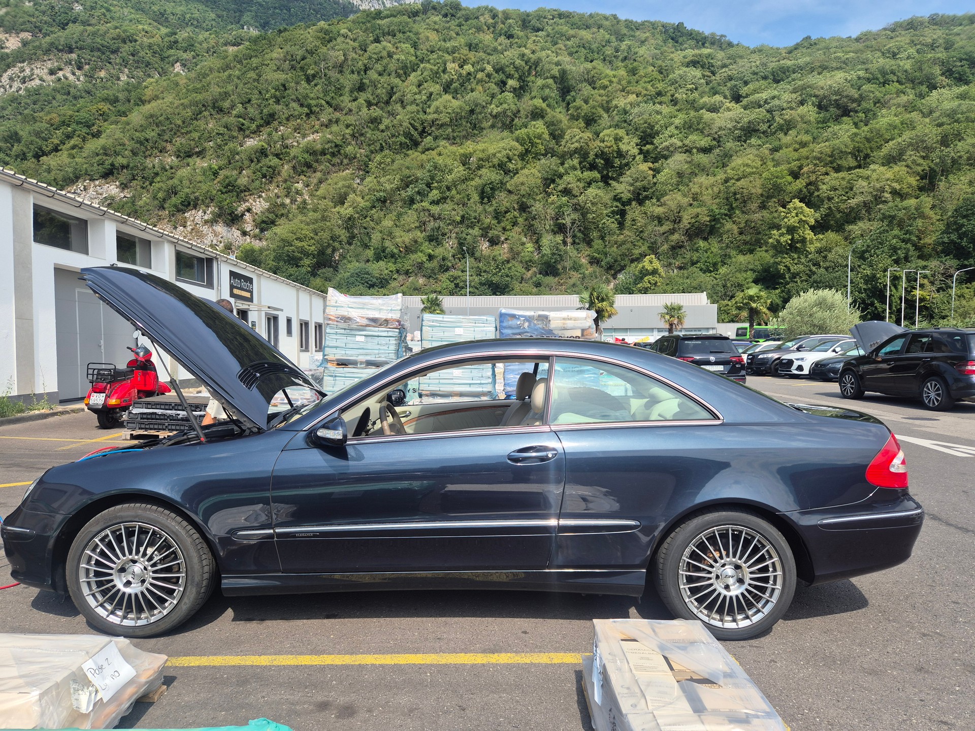 MERCEDES-BENZ CLK 320 Avantgarde Automatic-image-2