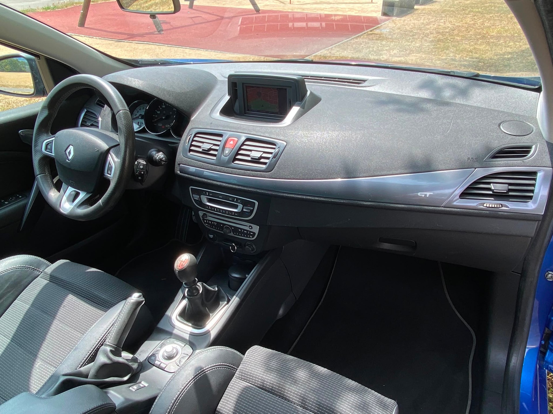 RENAULT Mégane 2.0 16V Turbo Privilège << écran cassé >>-image-10