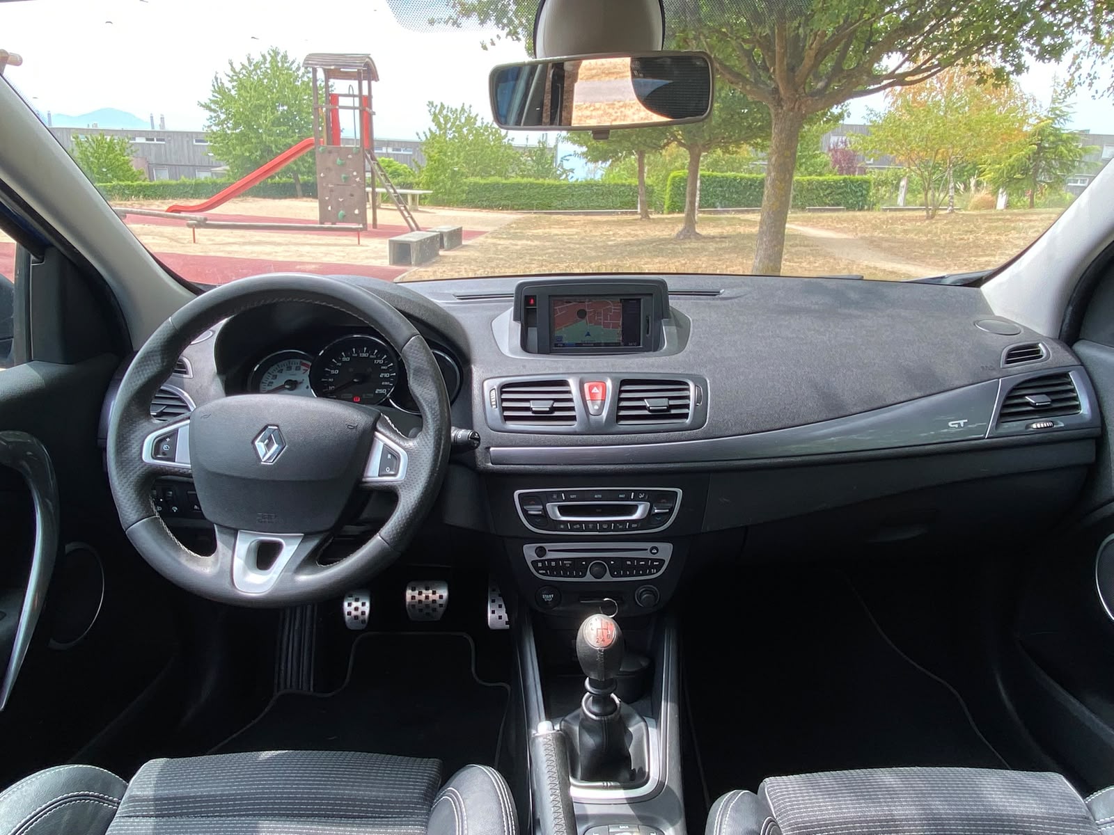 RENAULT Mégane 2.0 16V Turbo Privilège << écran cassé >>-image-9
