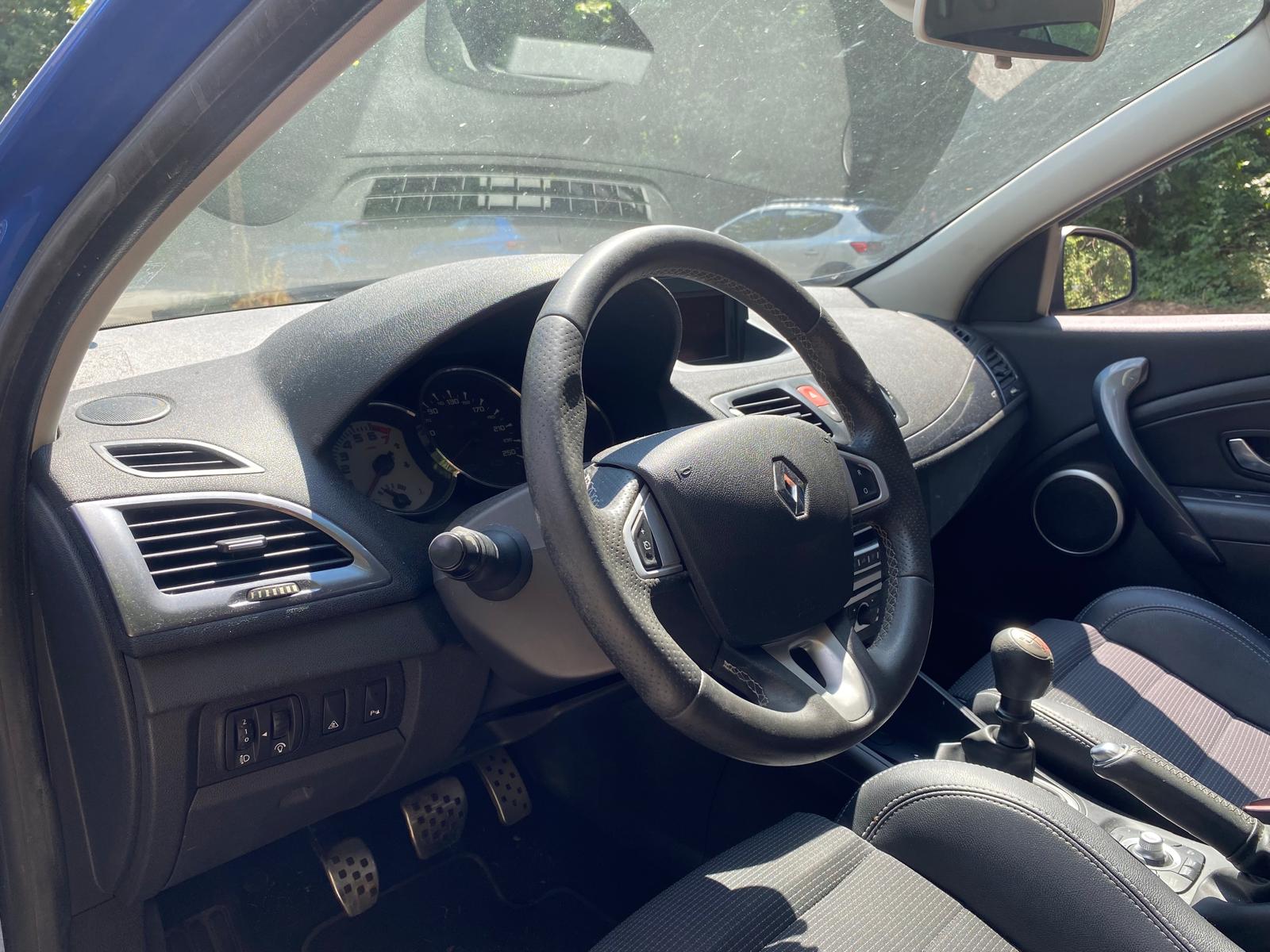 RENAULT Mégane 2.0 16V Turbo Privilège-image-8