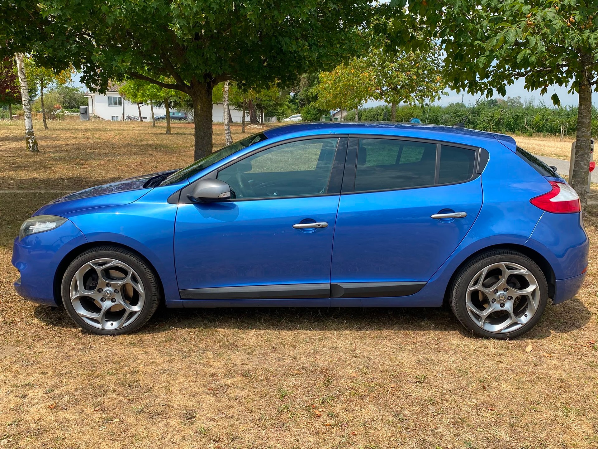 RENAULT Mégane 2.0 16V Turbo Privilège << écran cassé >>-image-2