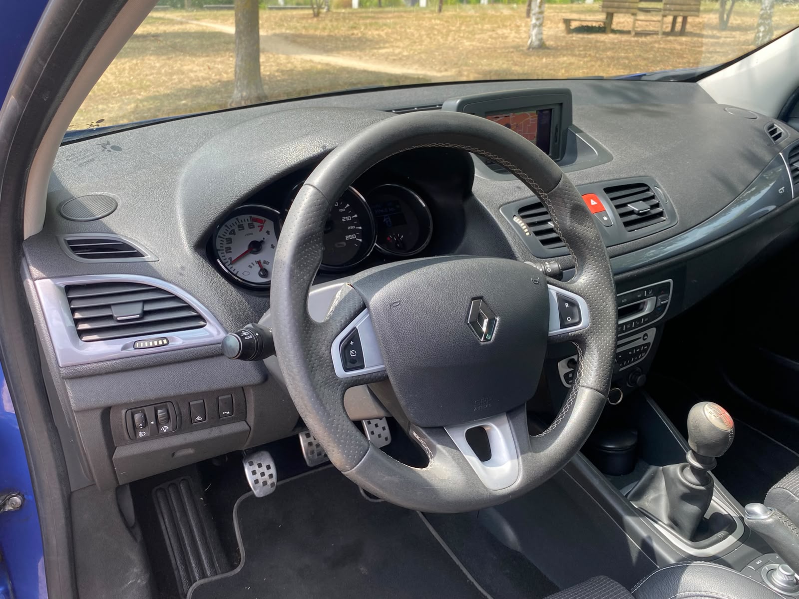 RENAULT Mégane 2.0 16V Turbo Privilège << écran cassé >>-image-8