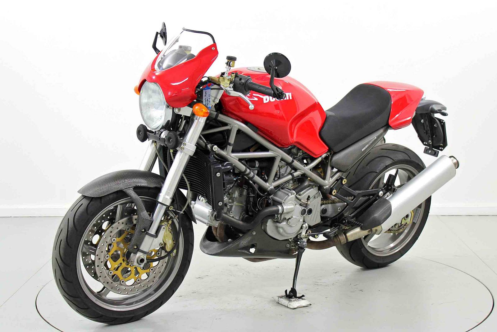 DUCATI HyperMonster-showroom-element-2