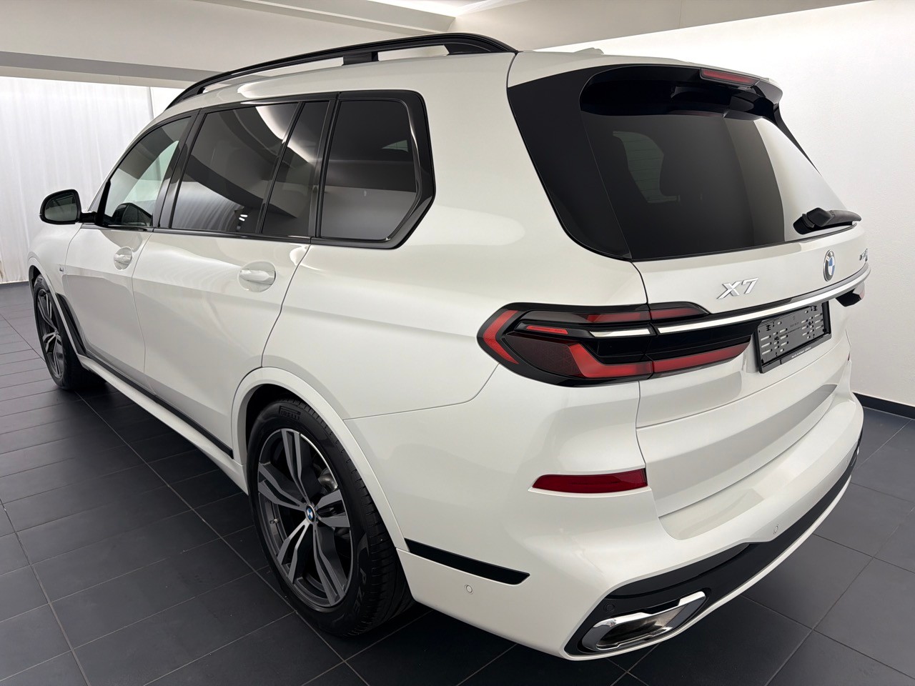 BMW X7 xDr 48V 40d M Sport-image-1