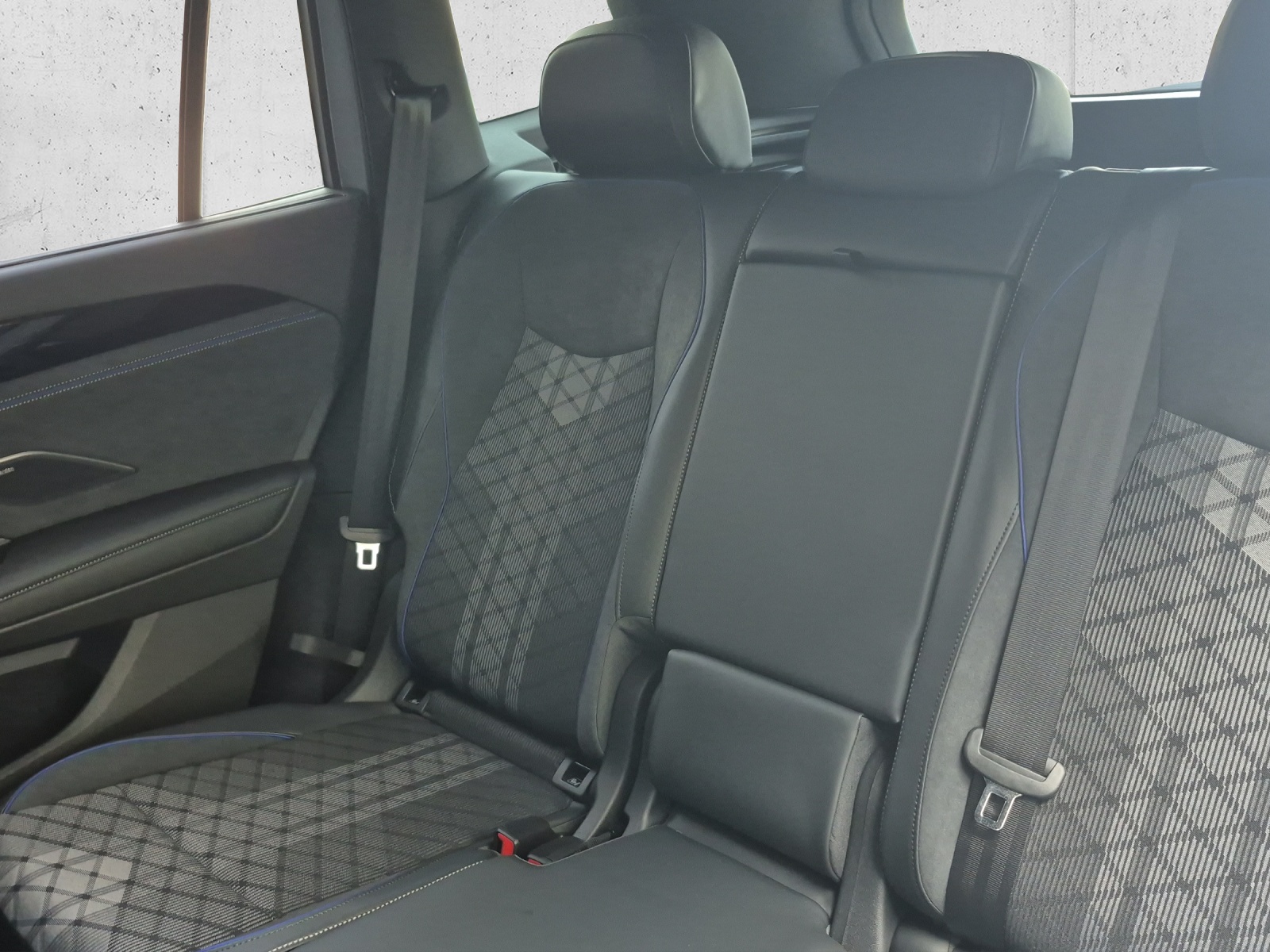 VW Tayron 2.0 TSI R-Line United DSG 4Motion-image-12