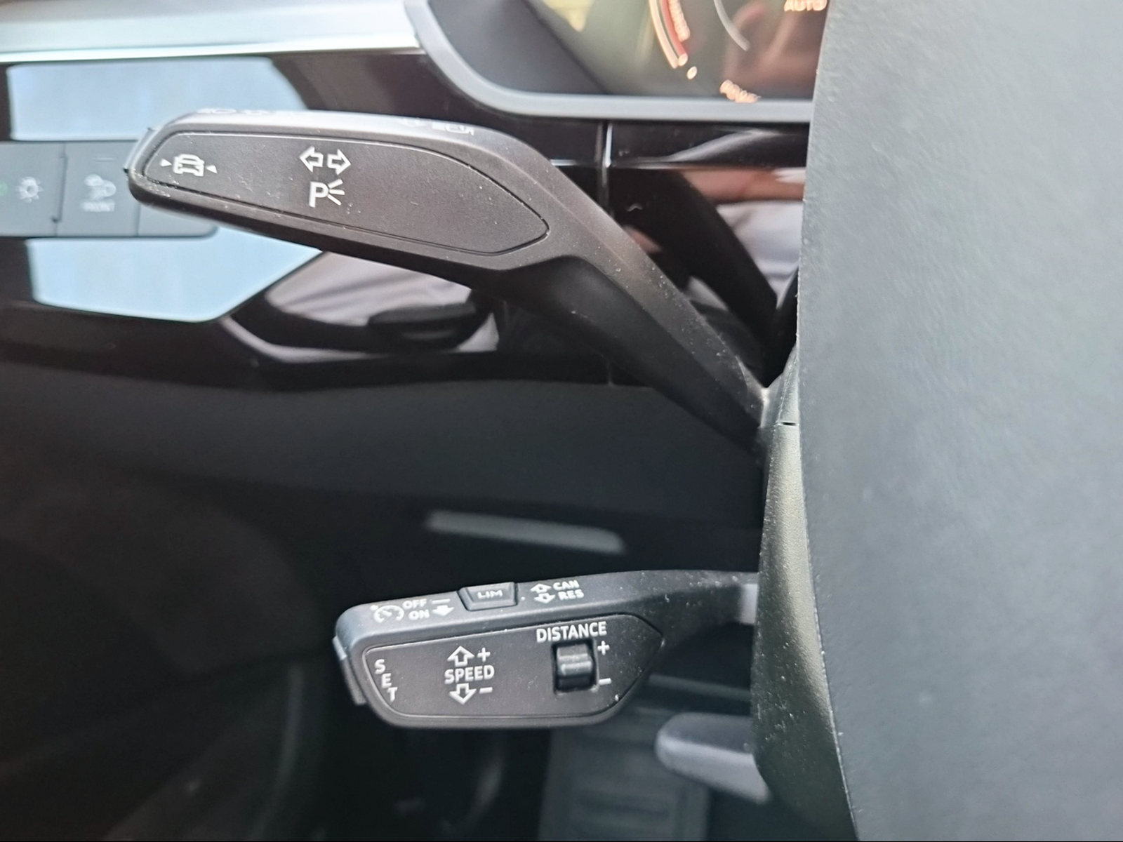 AUDI audi e-tron 55 S Line Black Edition quattro Daytonagrau Perleffekt-image-14