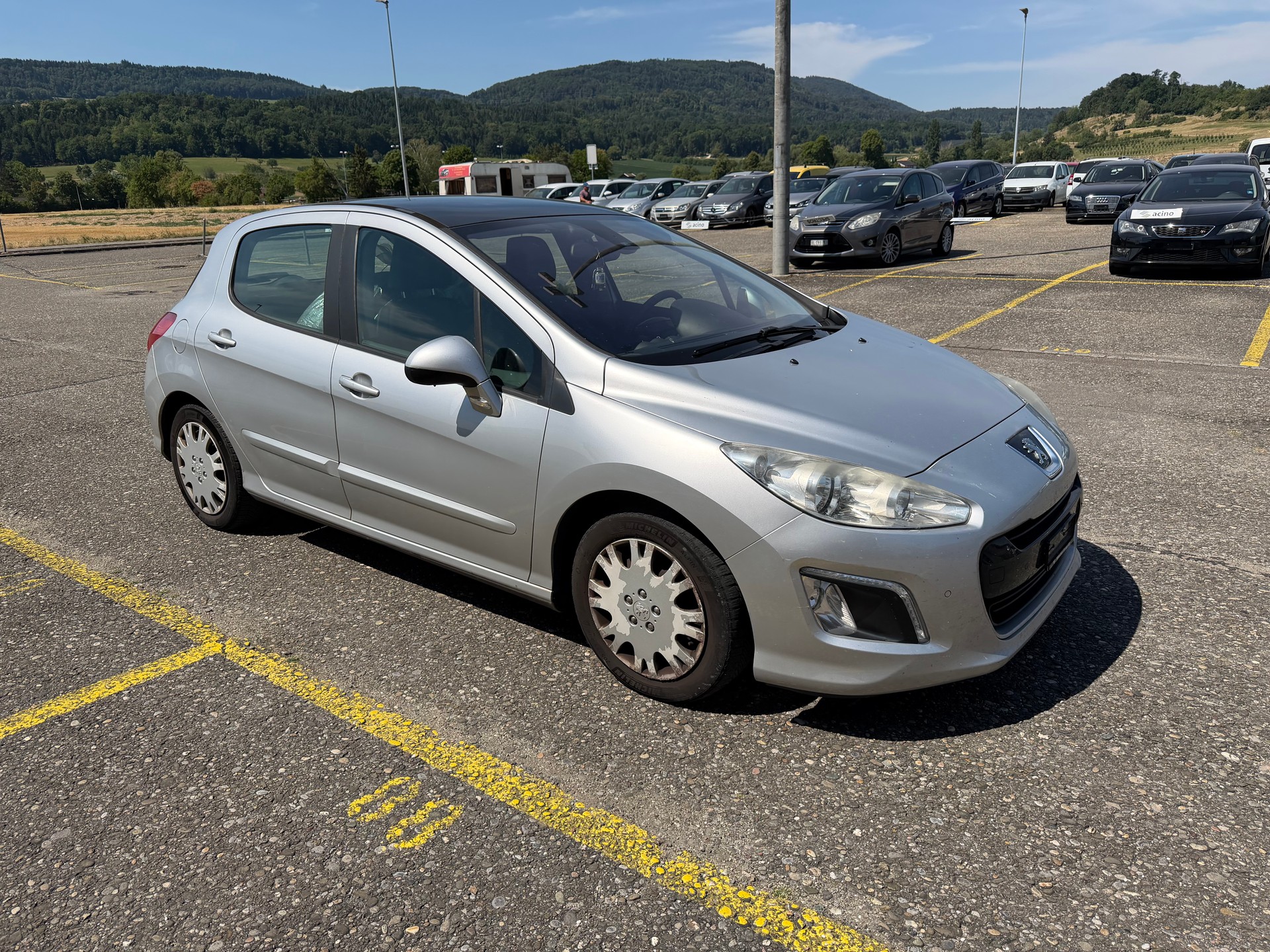 PEUGEOT 308 1.6 16V T Millesim 200 Automatic-image-1