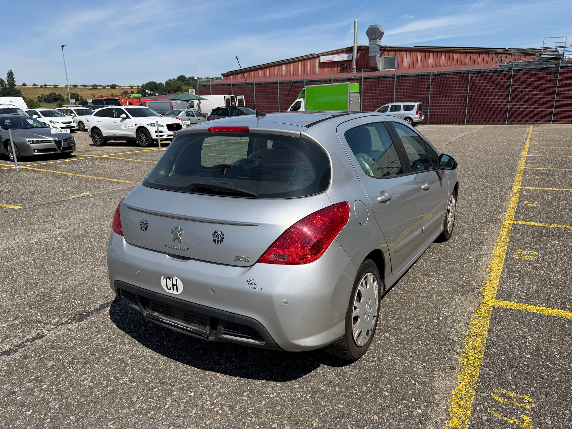PEUGEOT 308 1.6 16V T Millesim 200 Automatic-image-2