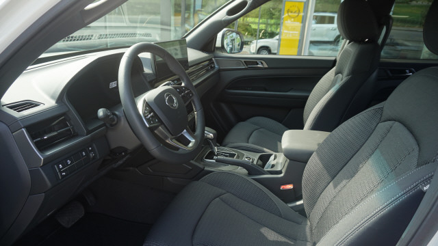 KGM-SsangYong Musso 2.2 Platinum 4WD-image-9