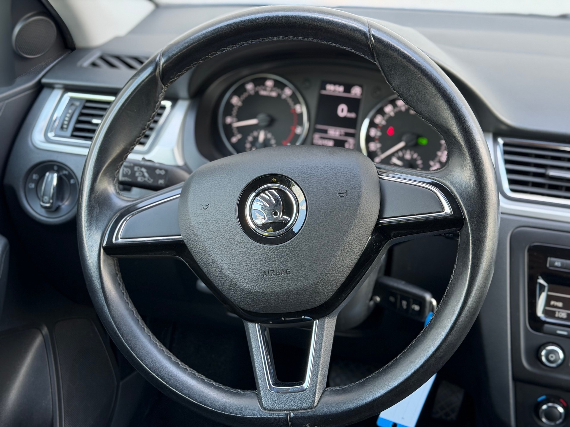 SKODA Rapid Spaceback 1.4 TSI Ambition DSG-image-13