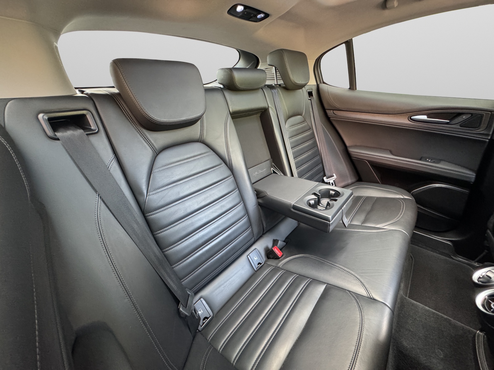 ALFA ROMEO Stelvio 2.0 Q4 280 Executive-image-11