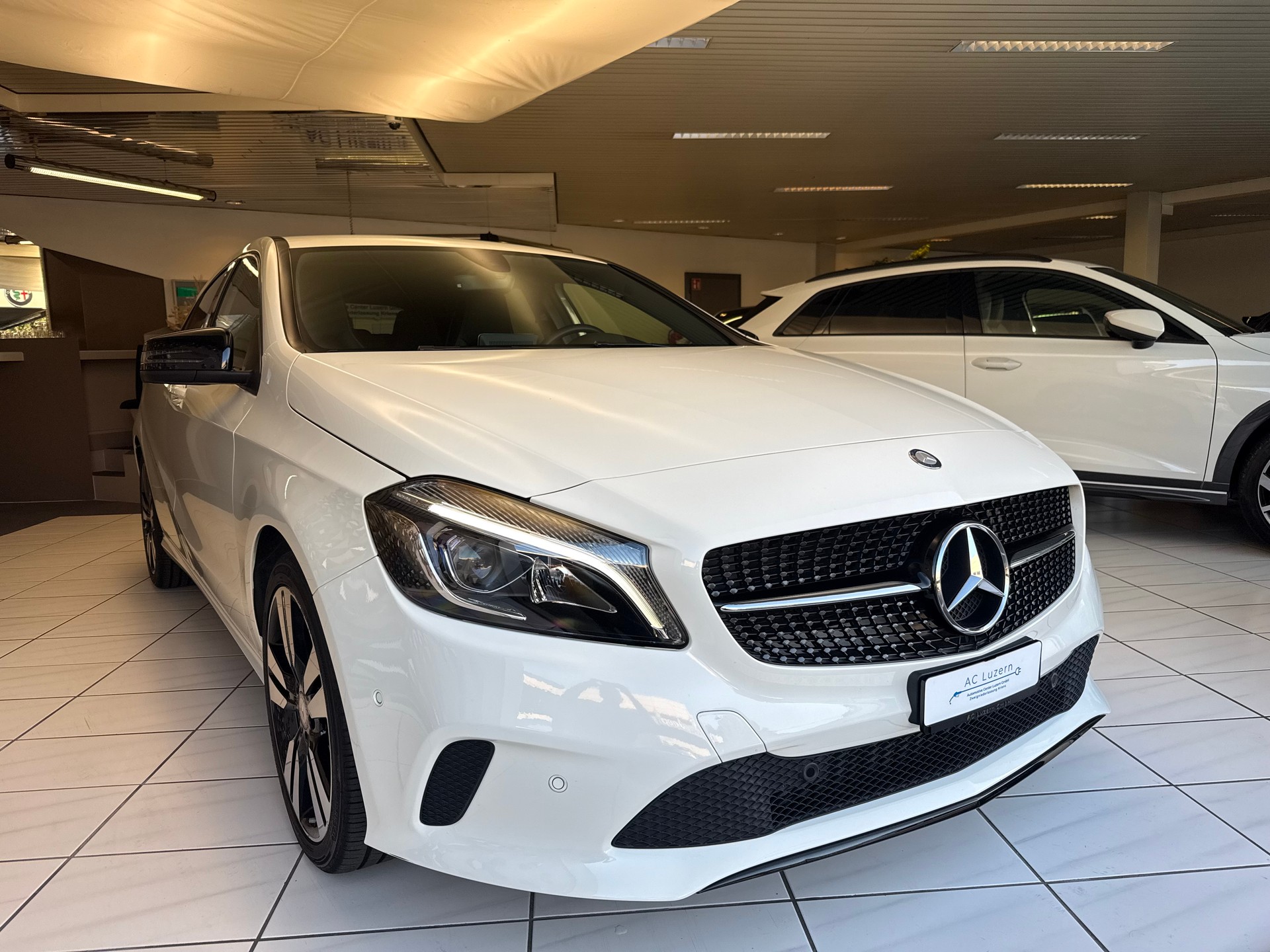 MERCEDES-BENZ A 200 Night Star 7G-DCT-image-3