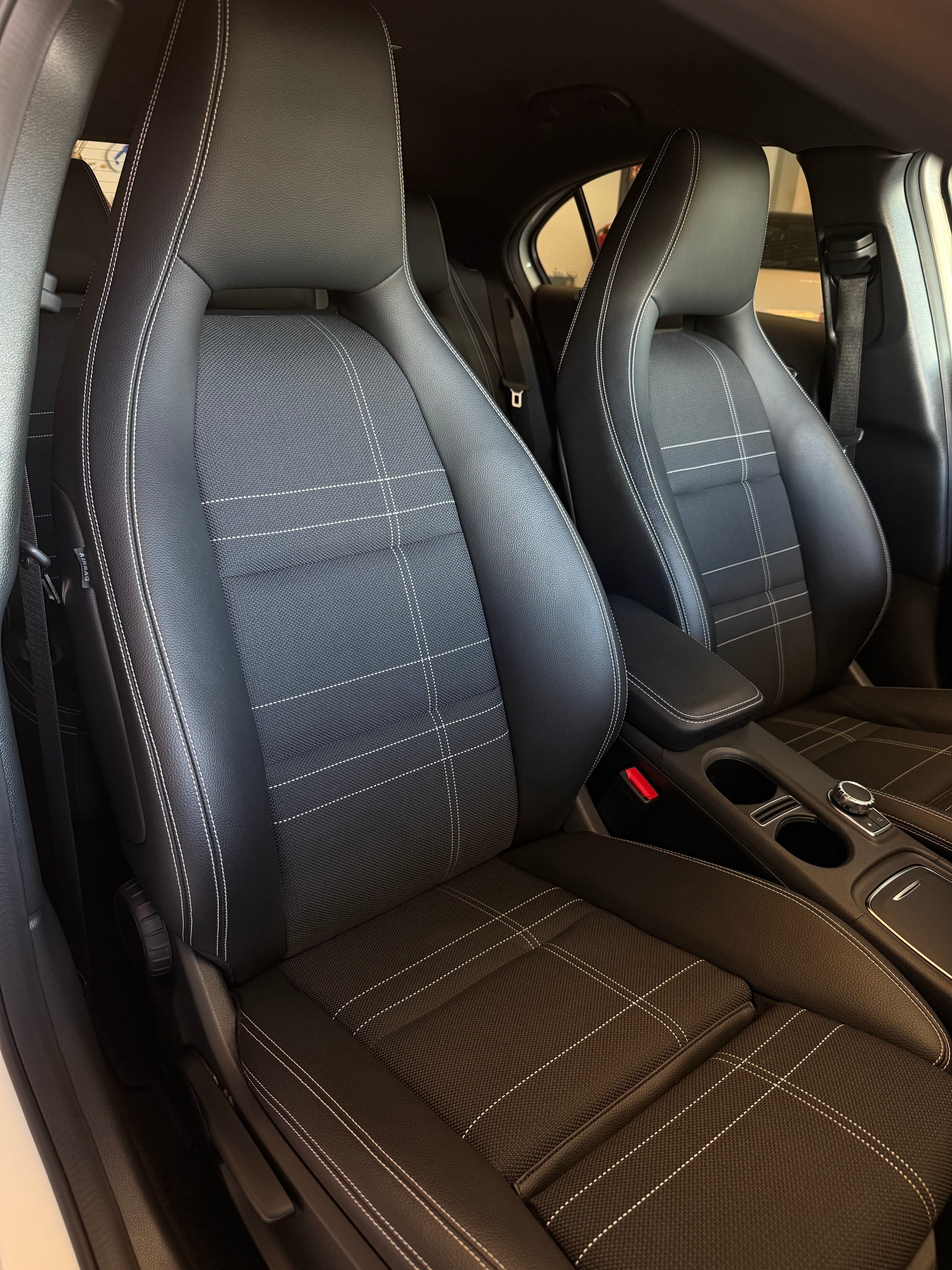 MERCEDES-BENZ A 200 Night Star 7G-DCT-image-11