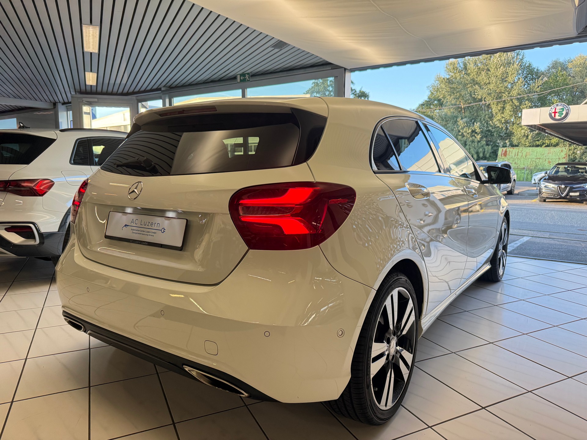 MERCEDES-BENZ A 200 Night Star 7G-DCT-image-2