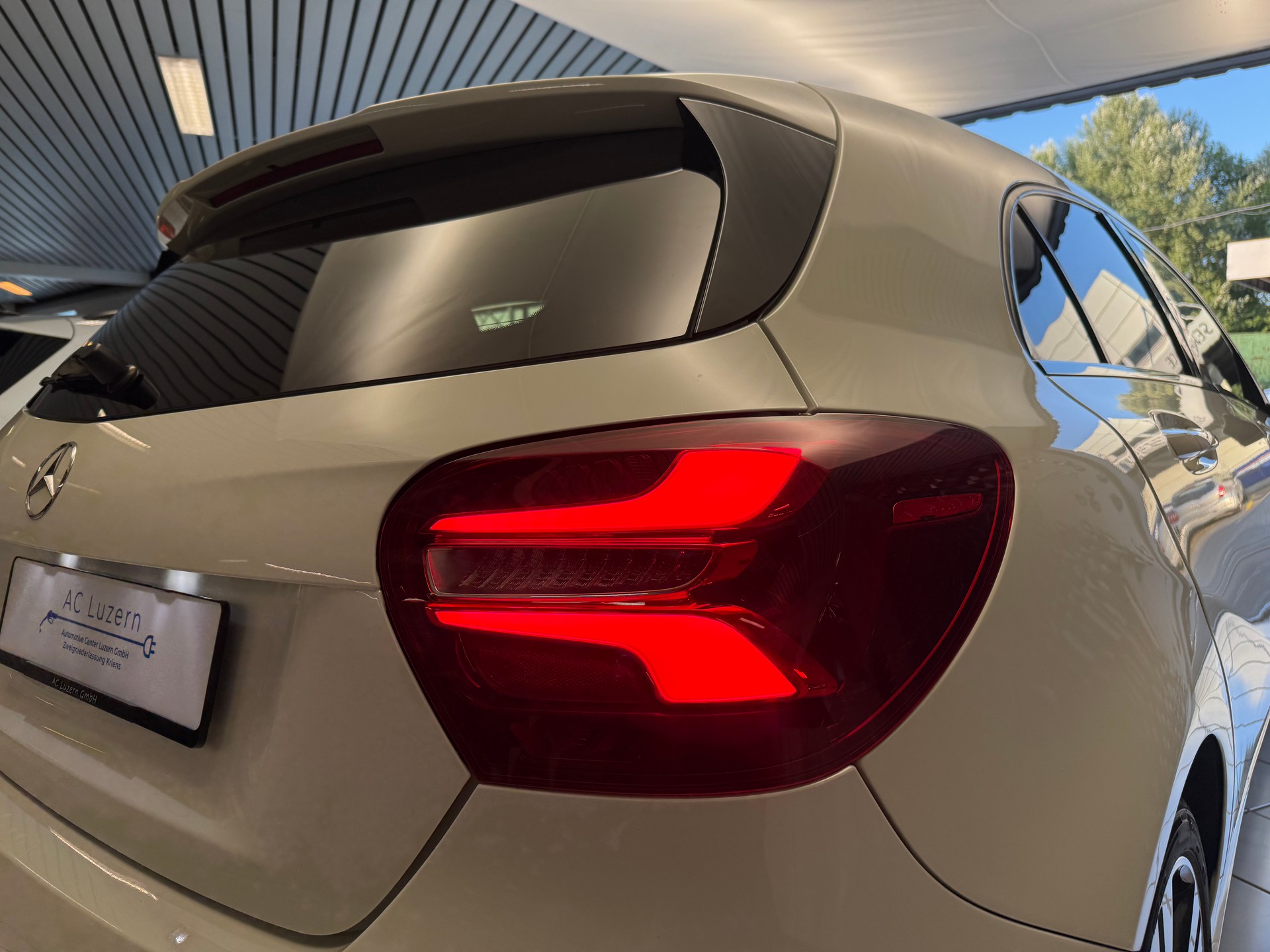 MERCEDES-BENZ A 200 Night Star 7G-DCT-image-17