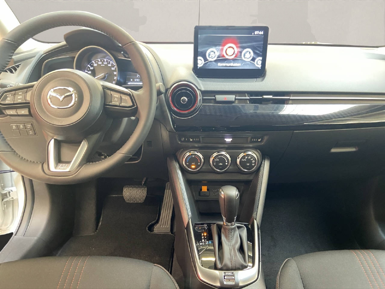 MAZDA 2 1.5 90 Homura-image-5