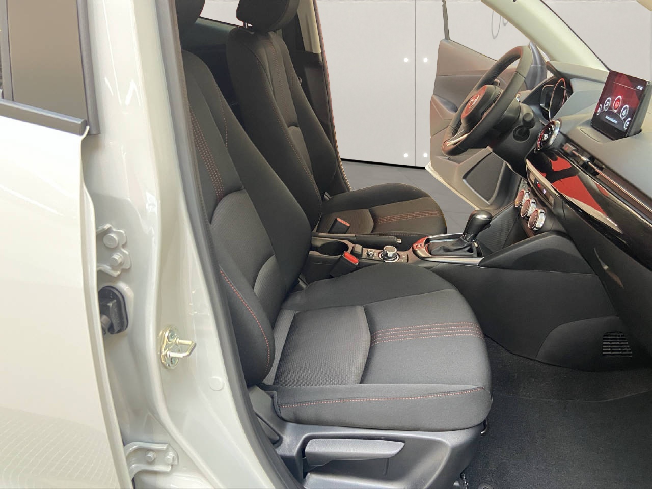 MAZDA 2 1.5 90 Homura-image-10