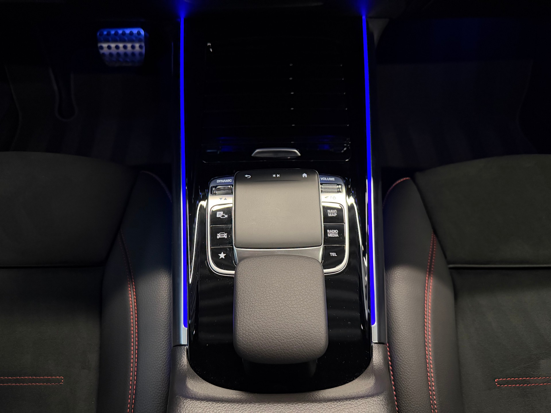 MERCEDES-BENZ B 200 AMG Line 7G-DCT-image-17
