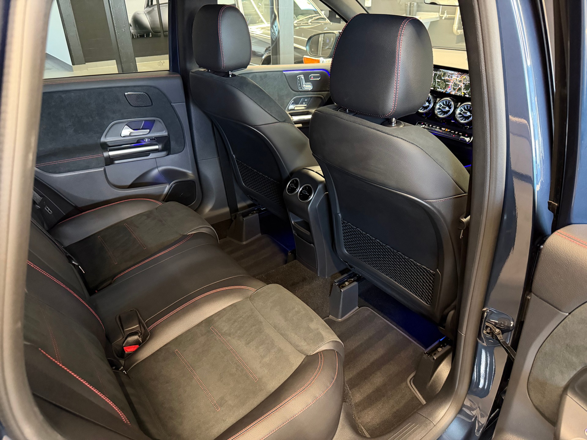 MERCEDES-BENZ B 200 AMG Line 7G-DCT-image-28