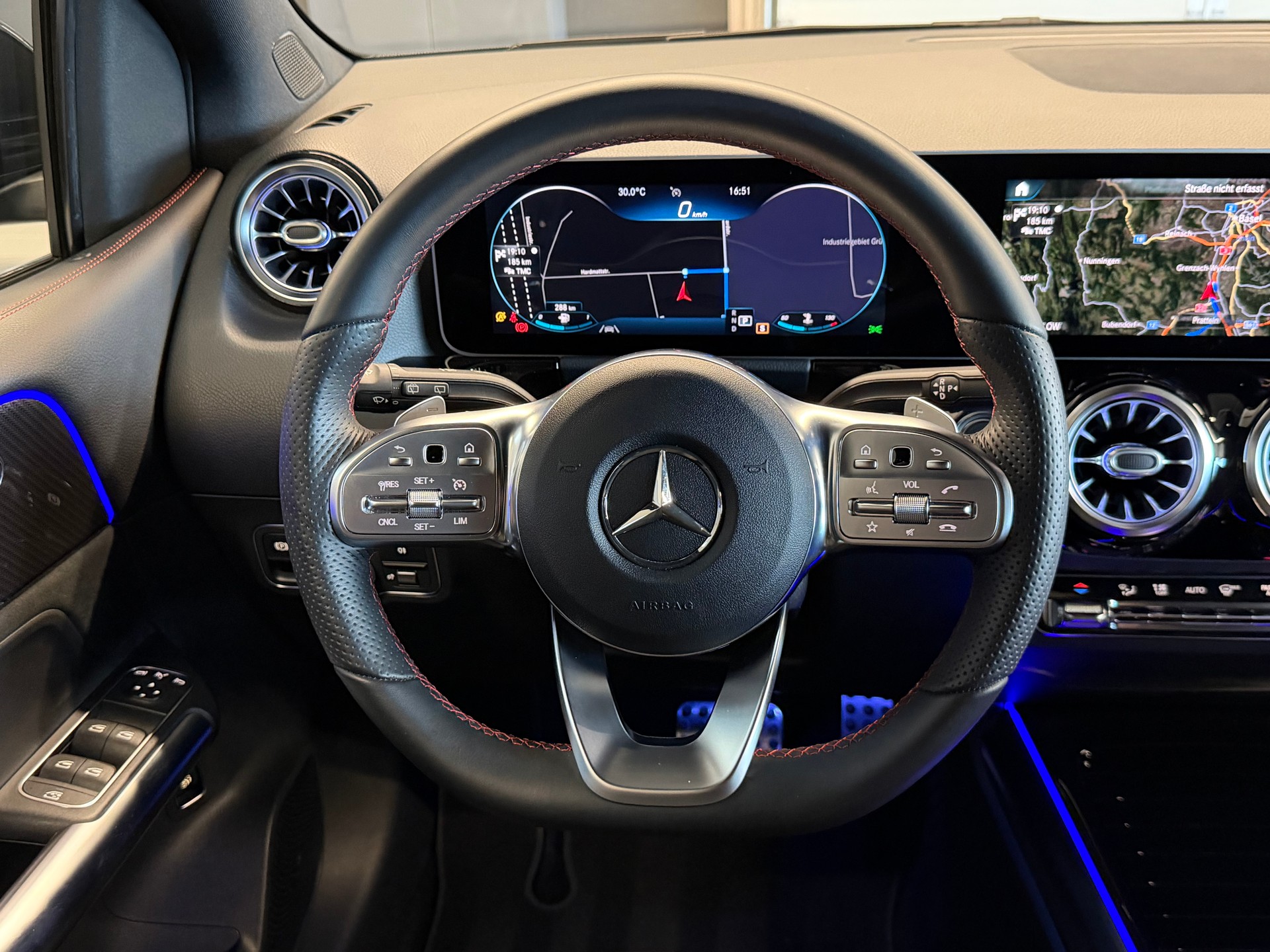 MERCEDES-BENZ B 200 AMG Line 7G-DCT-image-24