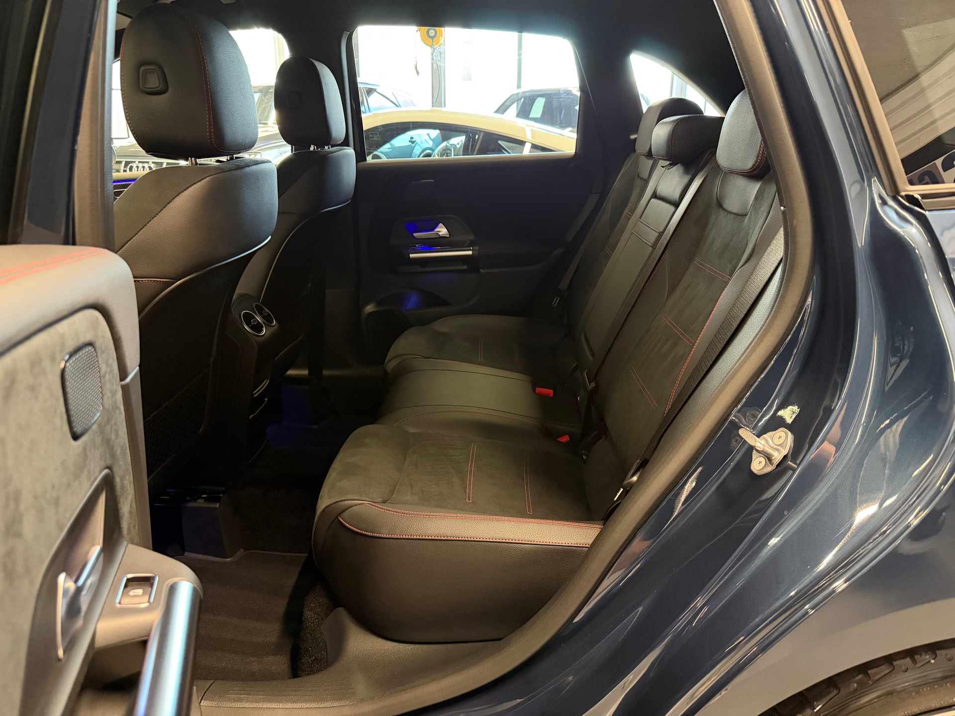 MERCEDES-BENZ B 200 AMG Line 7G-DCT-image-25