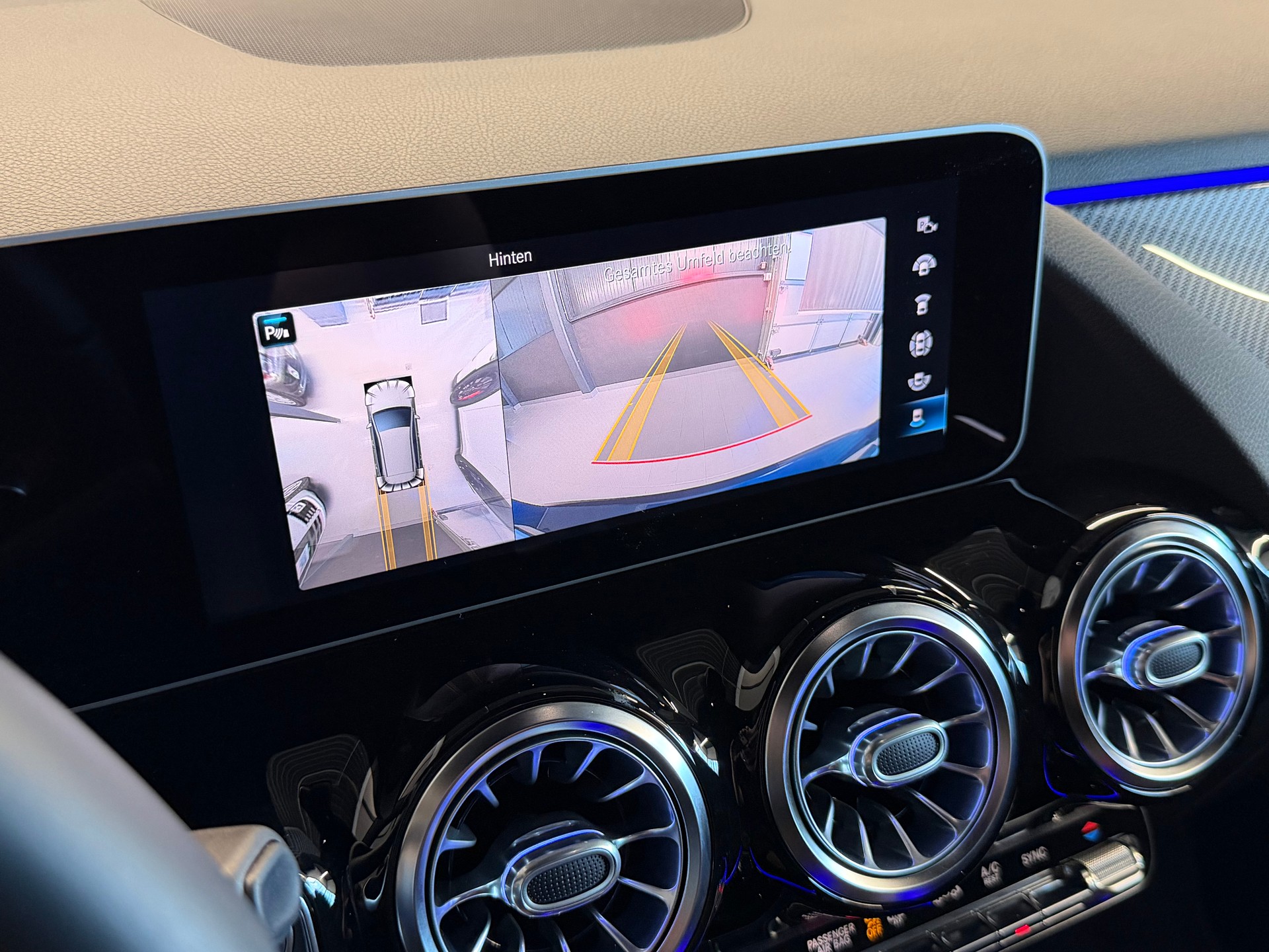 MERCEDES-BENZ B 200 AMG Line 7G-DCT-image-19