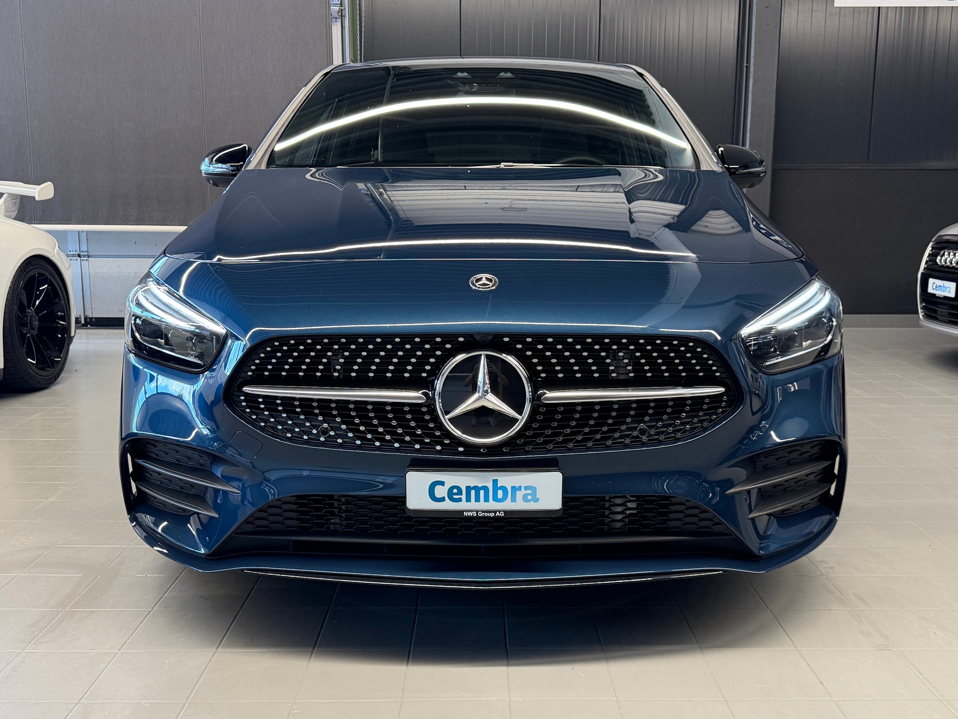 MERCEDES-BENZ B 200 AMG Line 7G-DCT-image-2