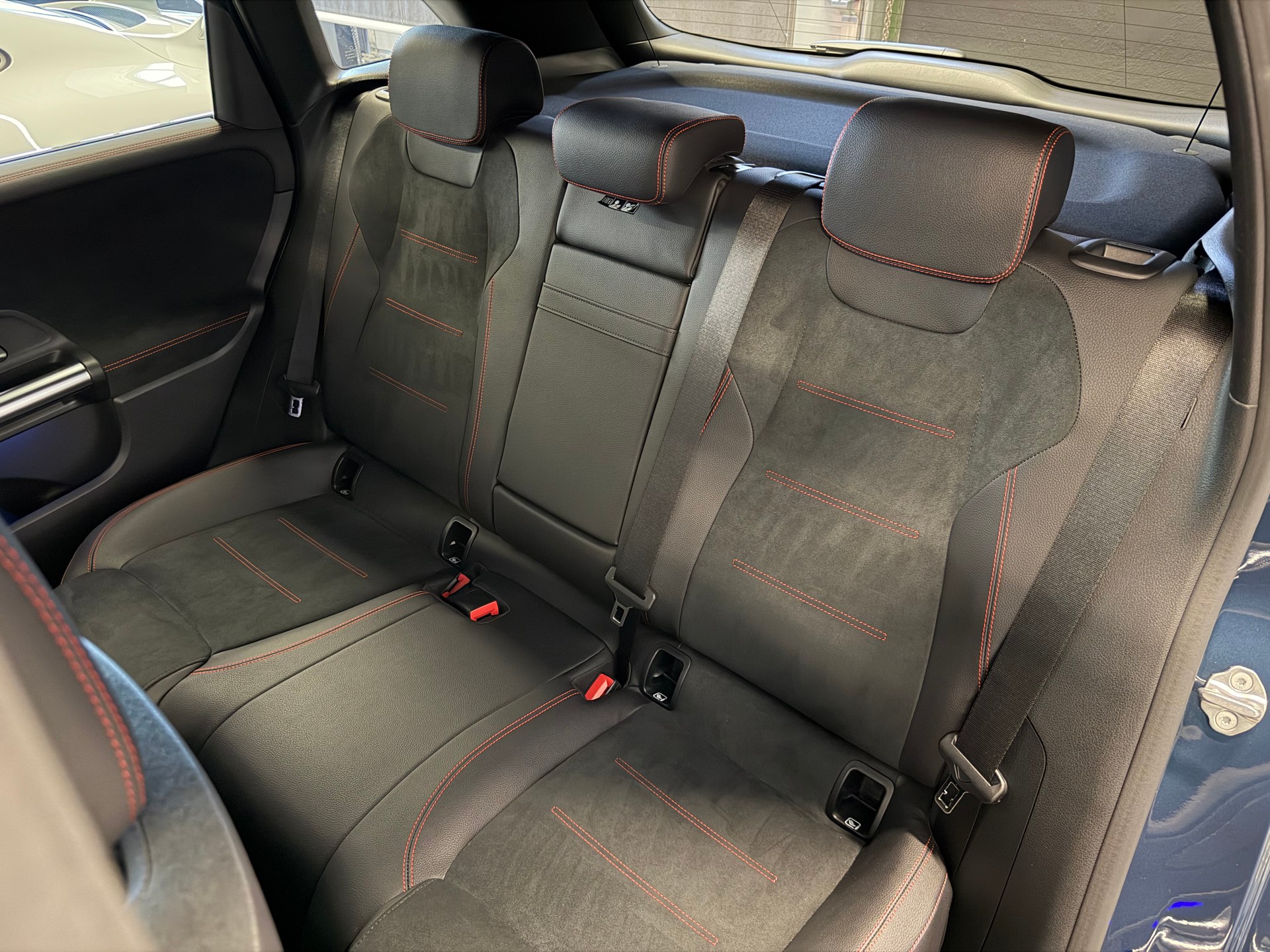 MERCEDES-BENZ B 200 AMG Line 7G-DCT-image-27
