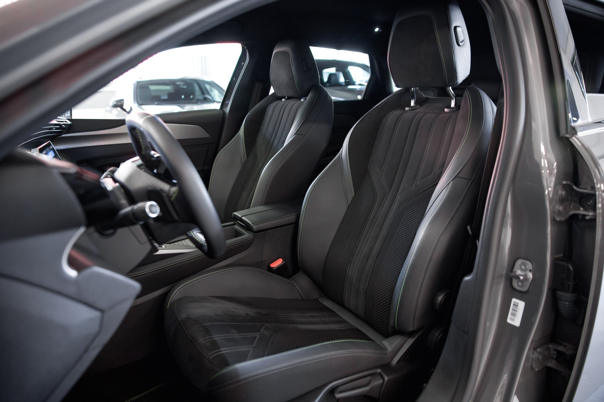 PEUGEOT 308 SW 1.6 PHEV 180 GT-image-17