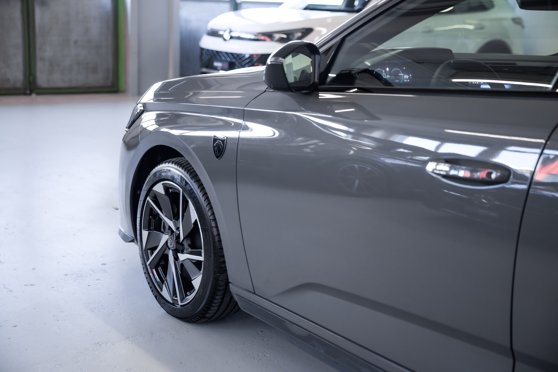 PEUGEOT 308 SW 1.6 PHEV 180 GT-image-13