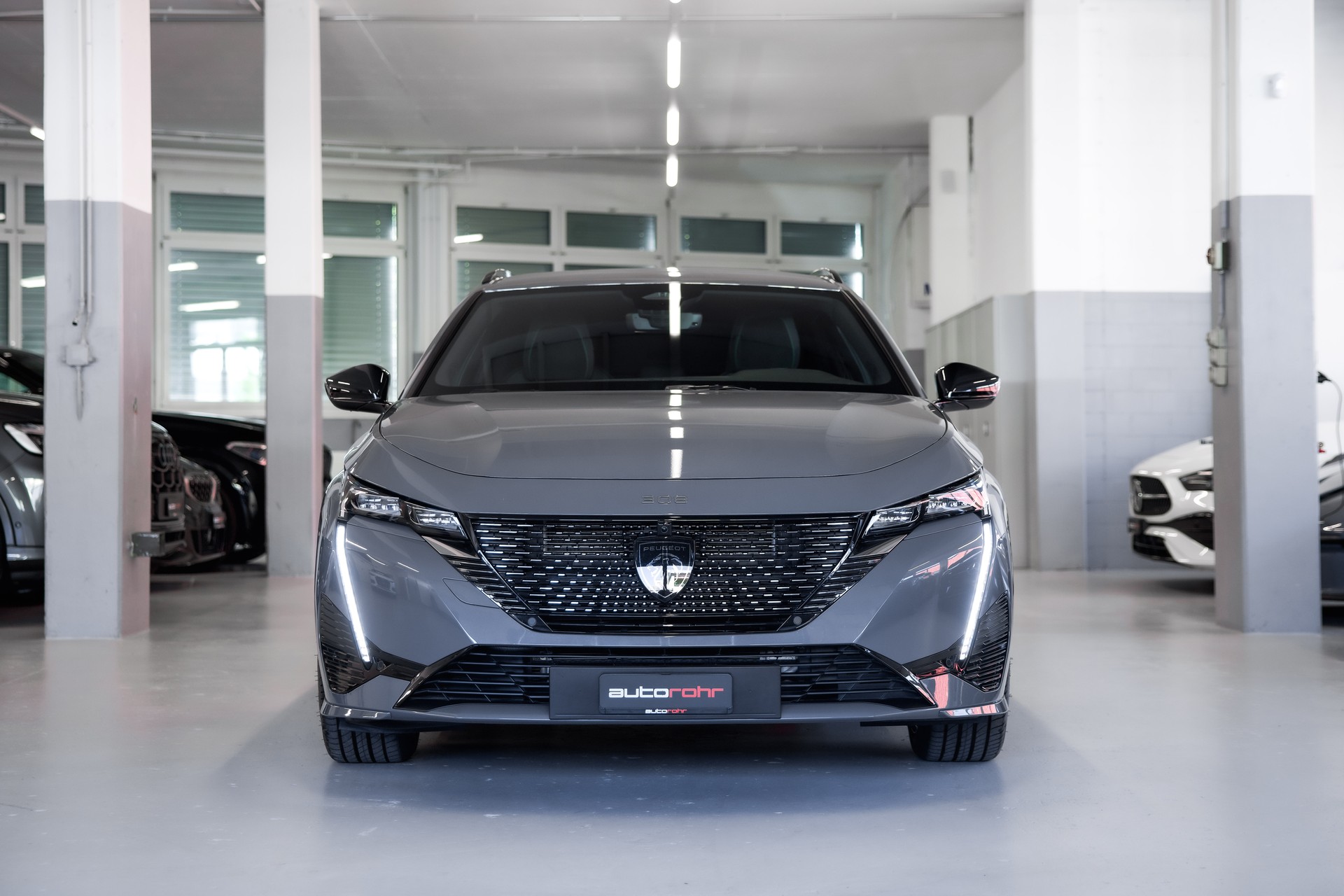 PEUGEOT 308 SW 1.6 PHEV 180 GT-image-1