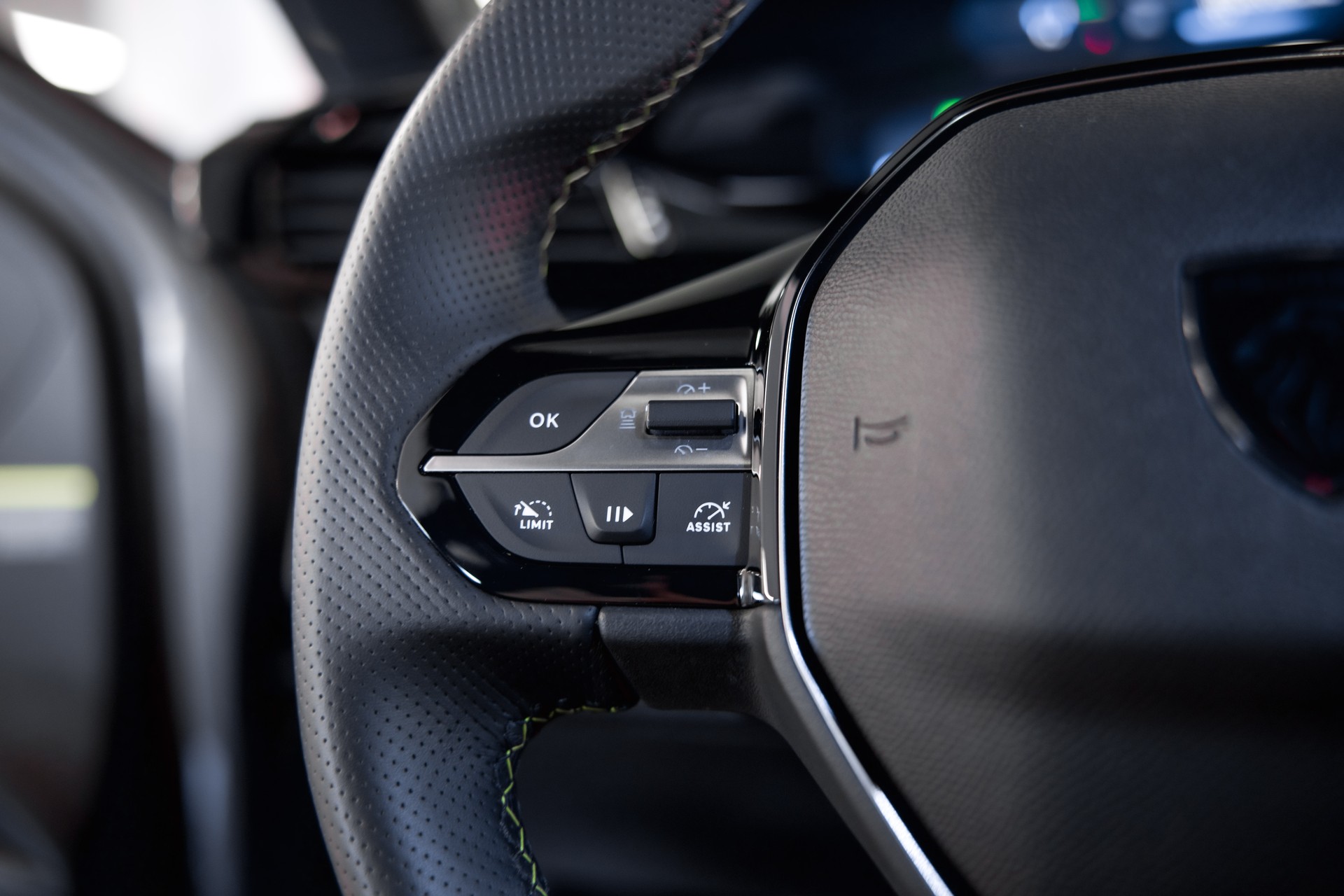 PEUGEOT 308 SW 1.6 PHEV 180 GT-image-22