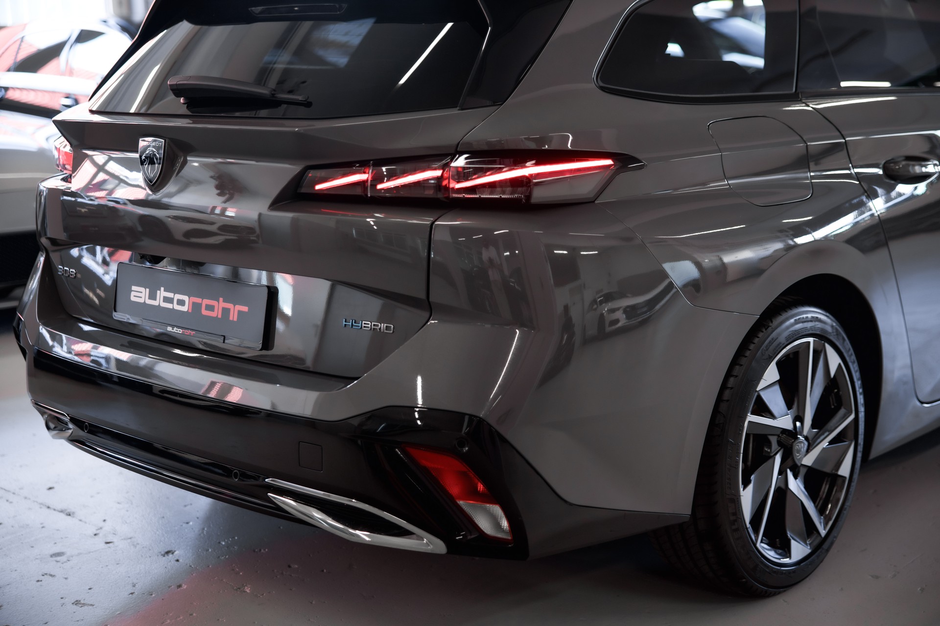 PEUGEOT 308 SW 1.6 PHEV 180 GT-image-11