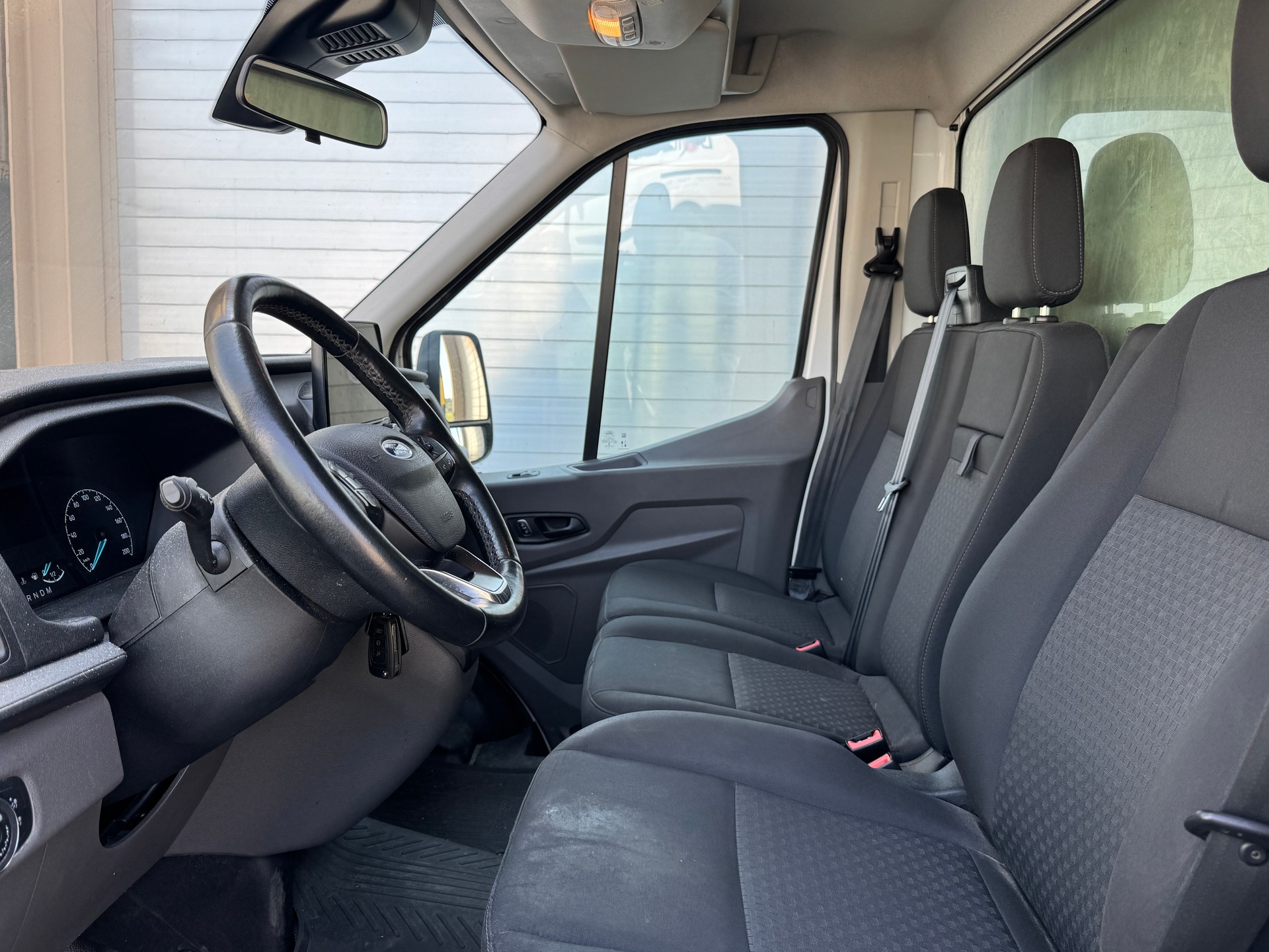 FORD Transit 350 L5 Trend 2.0 TDCi 170 HD RWD A-image-5