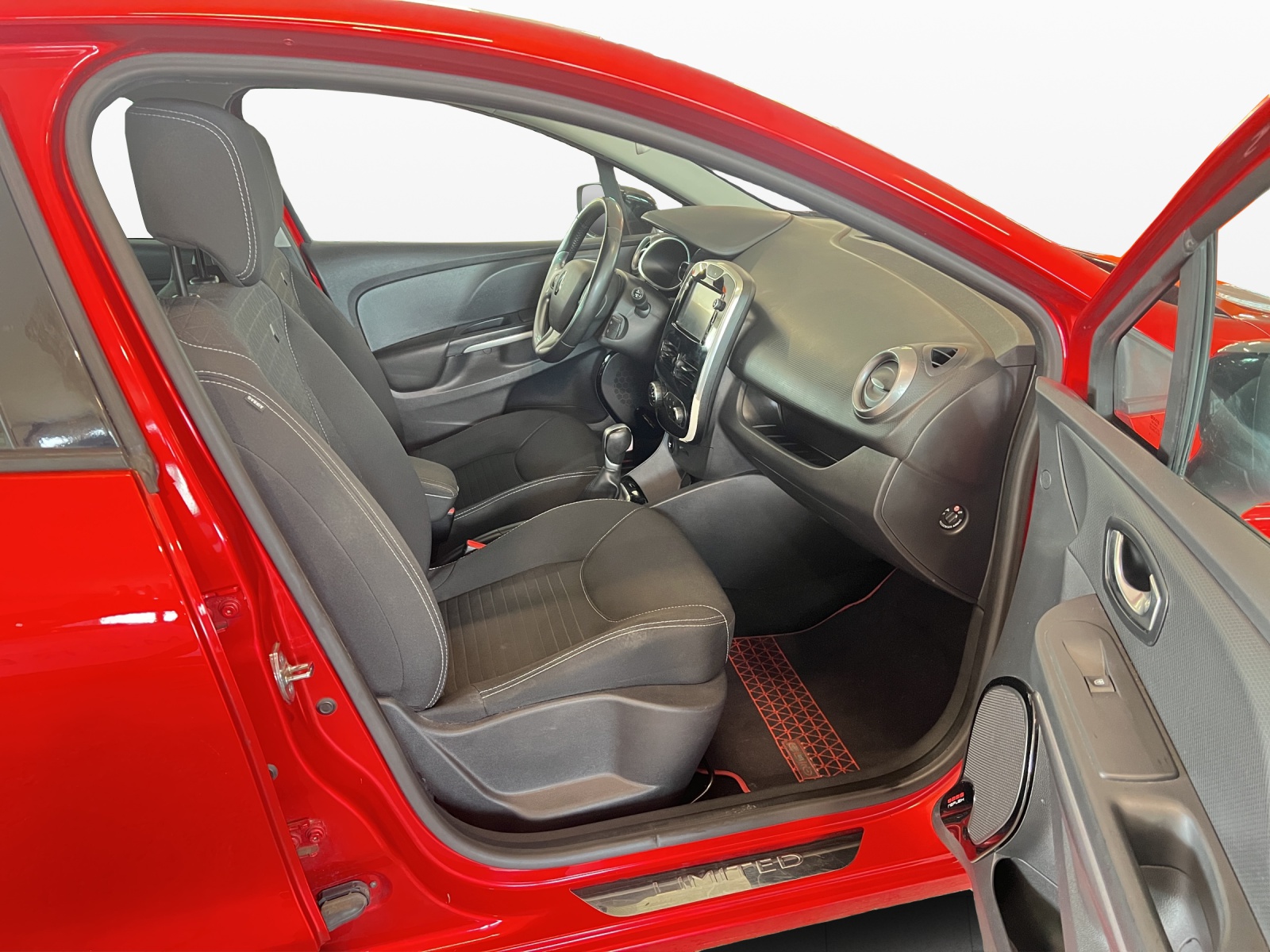 RENAULT Clio 1.5 dCi Limited EDC-image-8