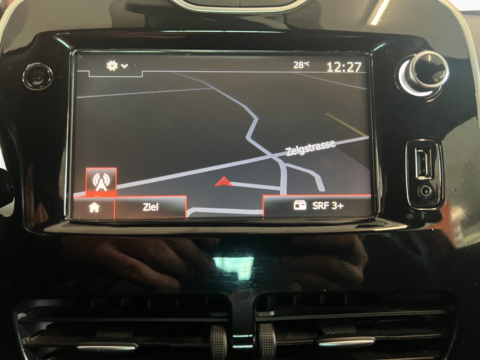 RENAULT Clio 1.5 dCi Limited EDC-image-13