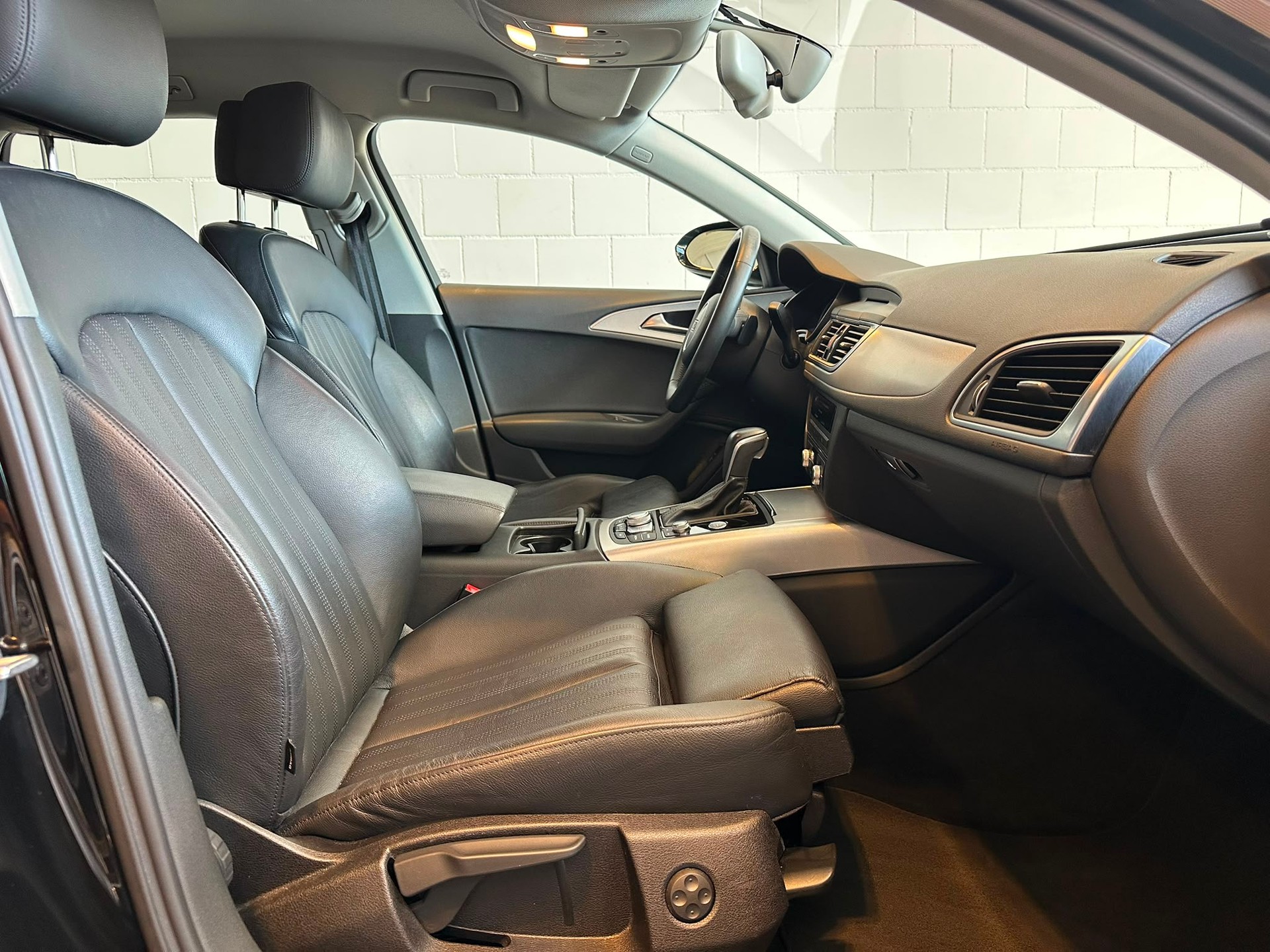 AUDI A6 Avant 2.0 TDI quattro S-tronic-image-8