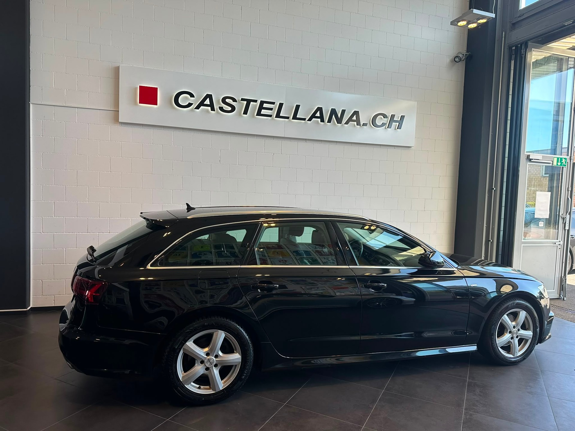 AUDI A6 Avant 2.0 TDI quattro S-tronic-image-2
