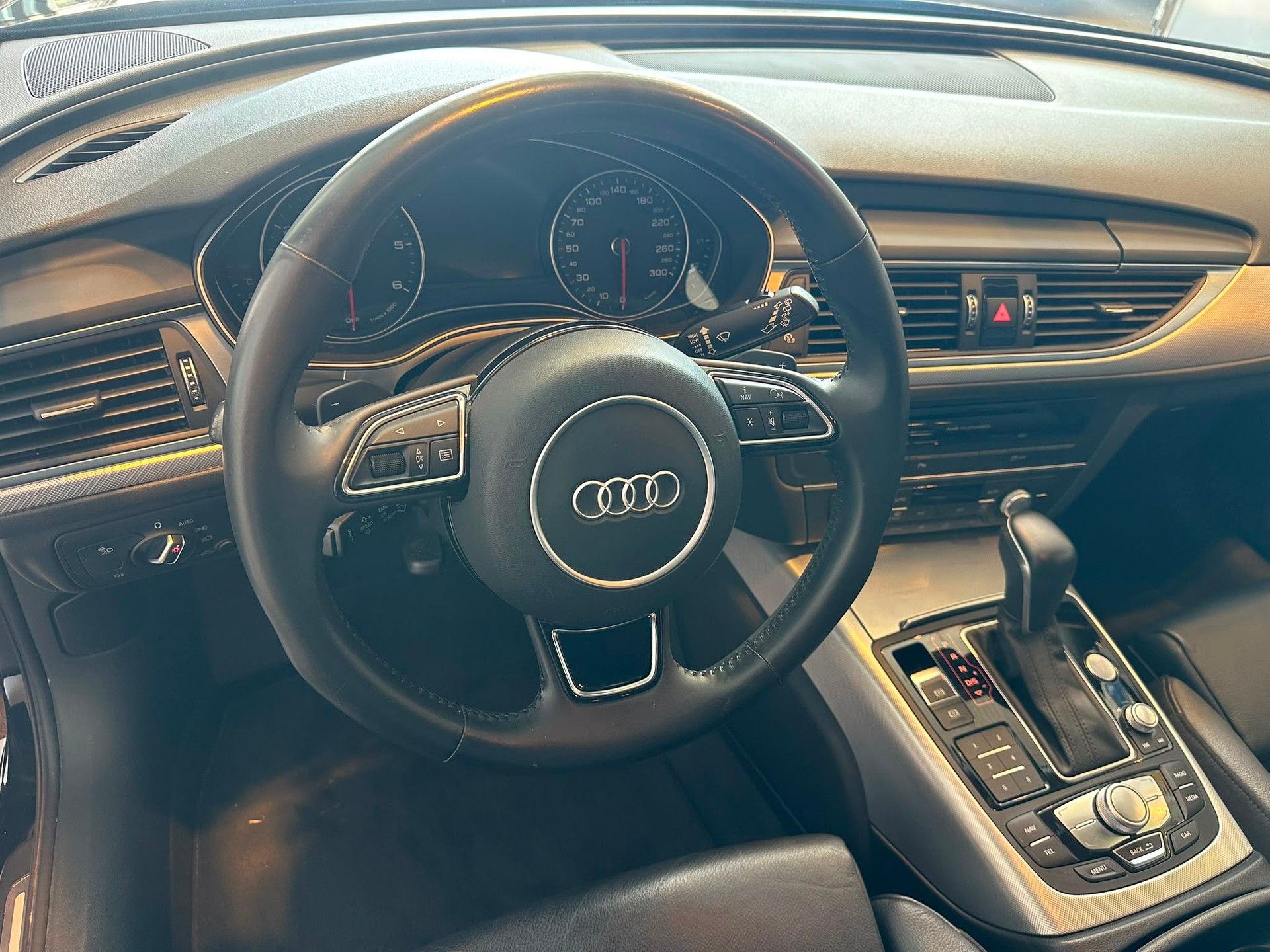 AUDI A6 Avant 2.0 TDI quattro S-tronic-image-11