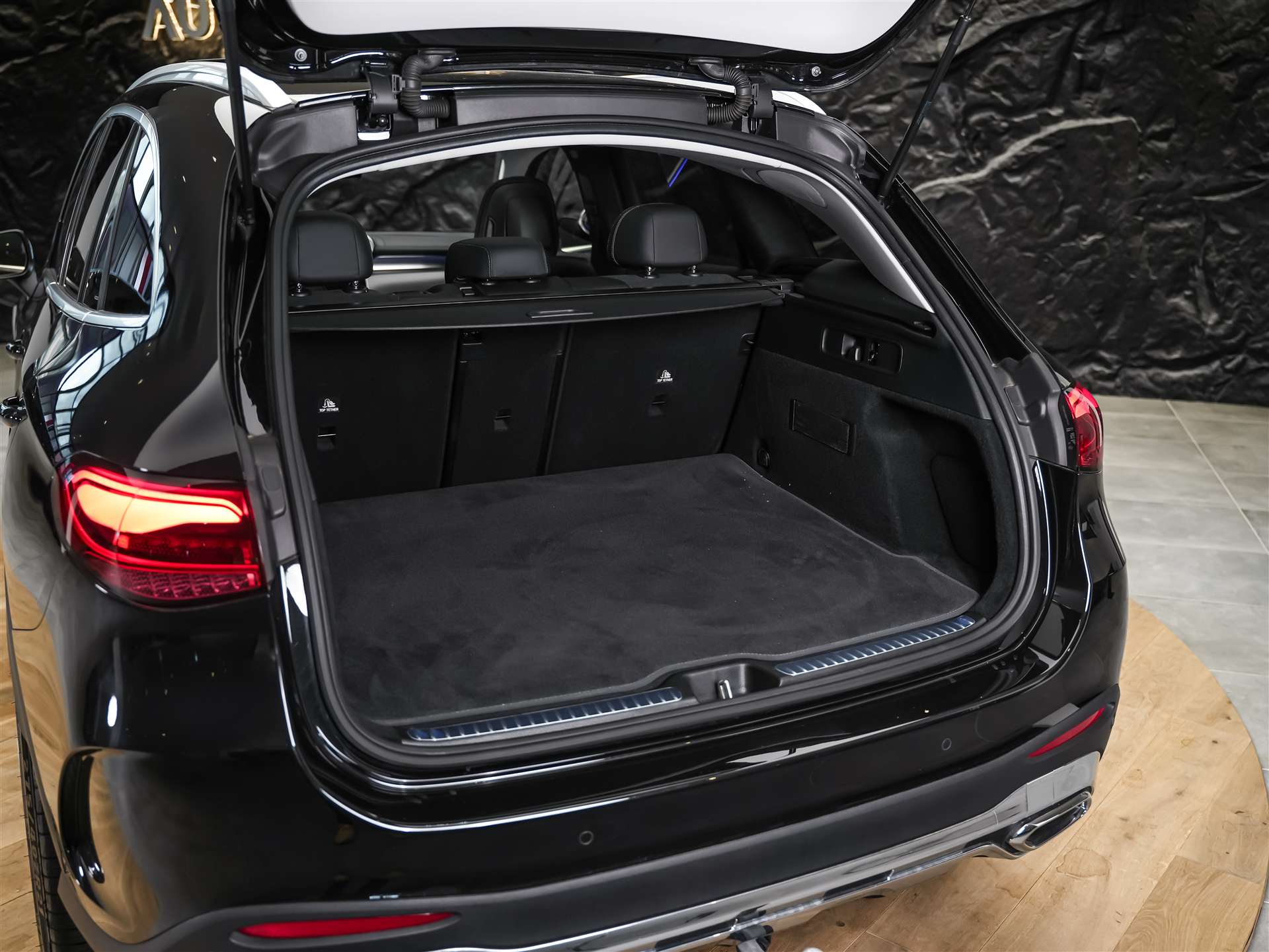 MERCEDES-BENZ GLC 300 d 4Matic AMG Line 9G-Tronic *Panorama*Abstandsregler*21" Felgen*-image-44