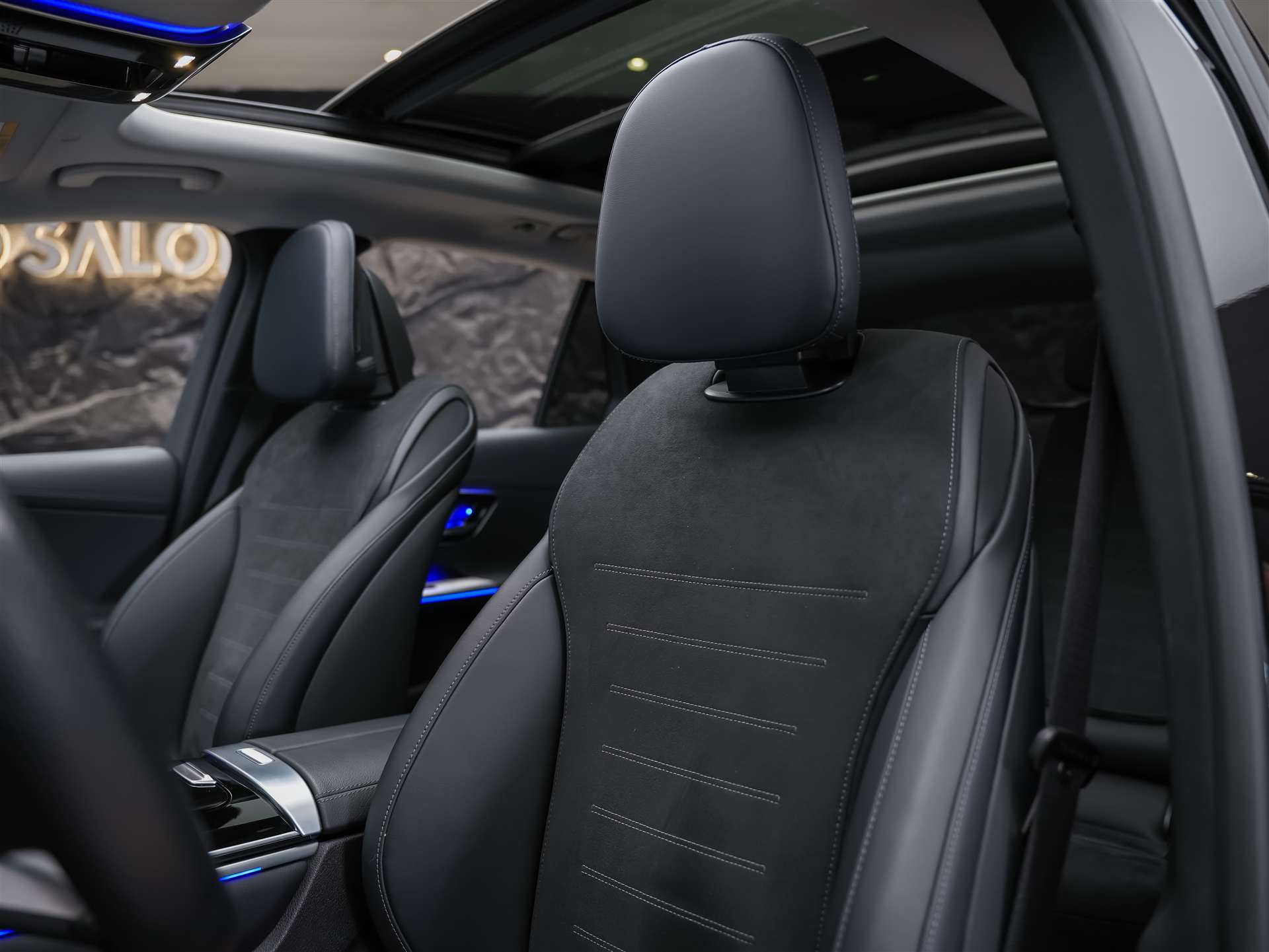 MERCEDES-BENZ GLC 300 d 4Matic AMG Line 9G-Tronic *Panorama*Abstandsregler*21" Felgen*-image-9