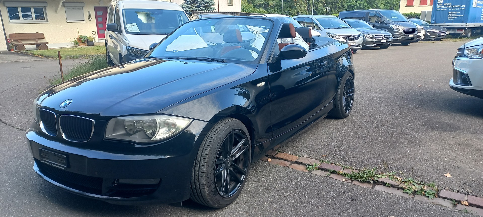 BMW 120i Cabrio-image-13