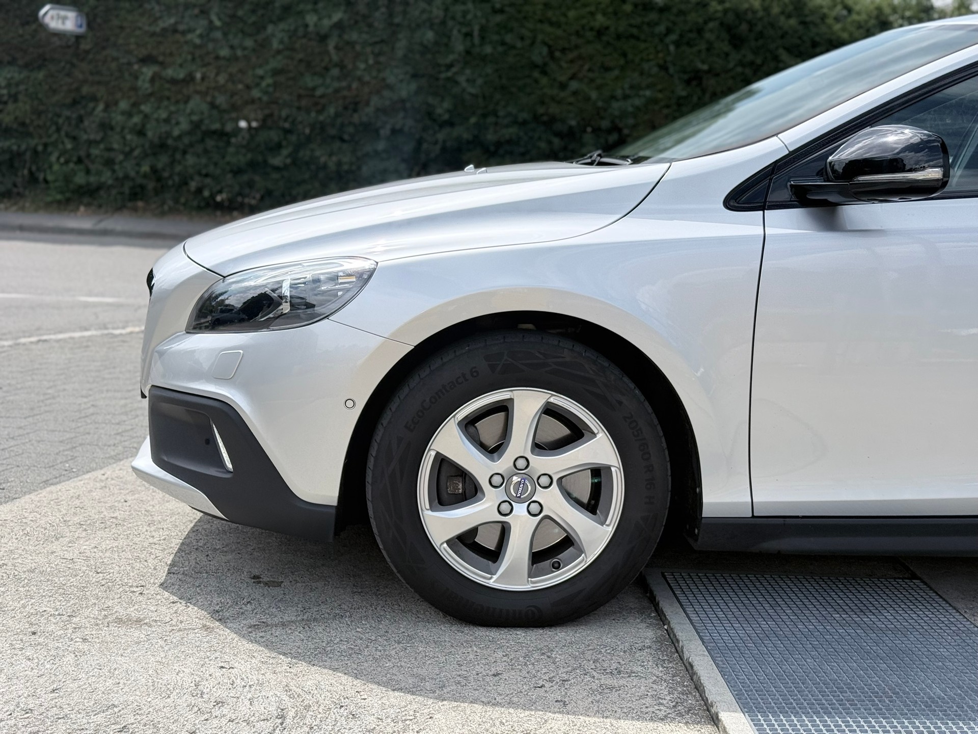 VOLVO V40 Cross Country T4 2.0 AWD Momentum Geartronic-image-8