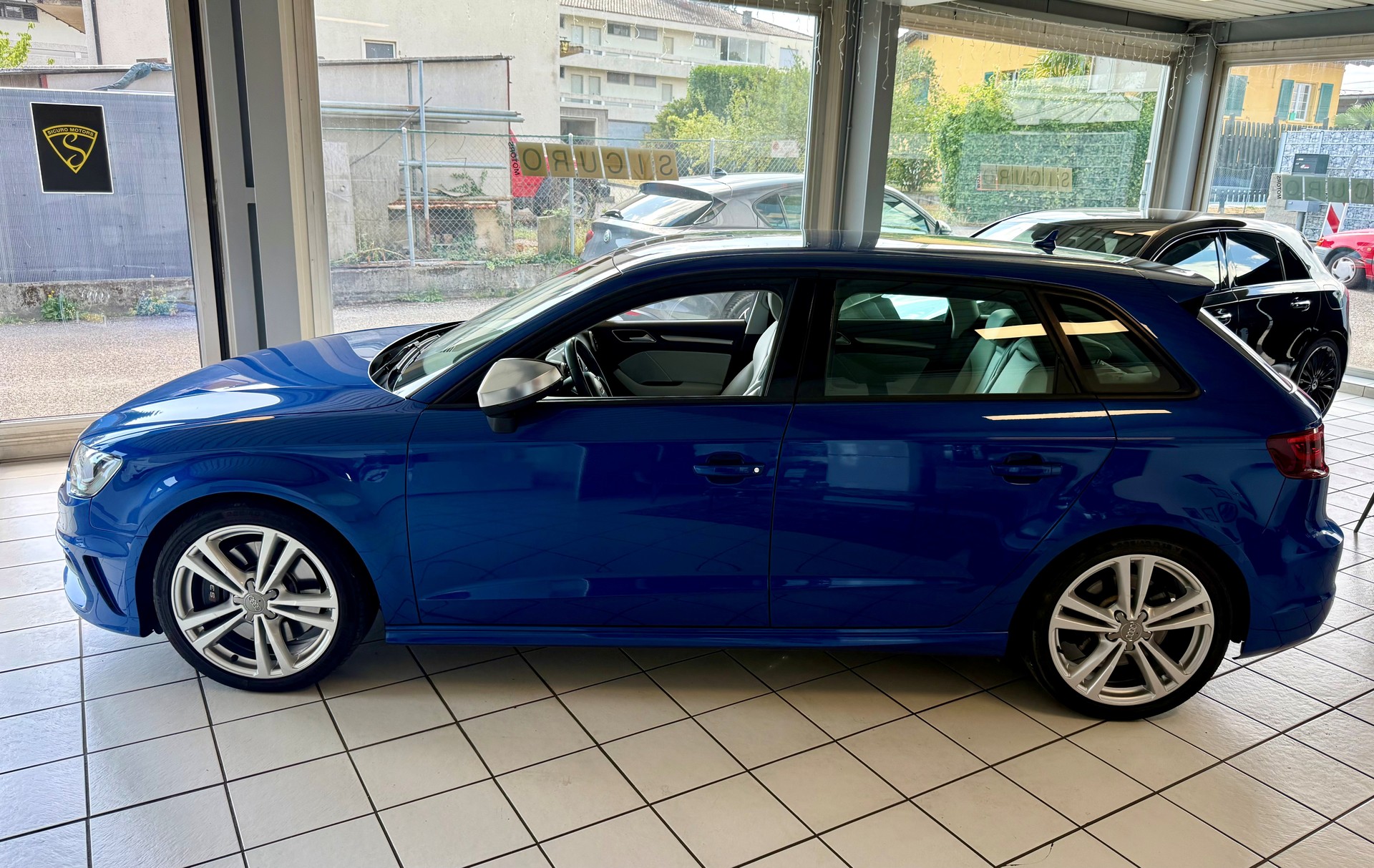 AUDI S3 Sportback 2.0 TFSI quattro S-tronic-image-5