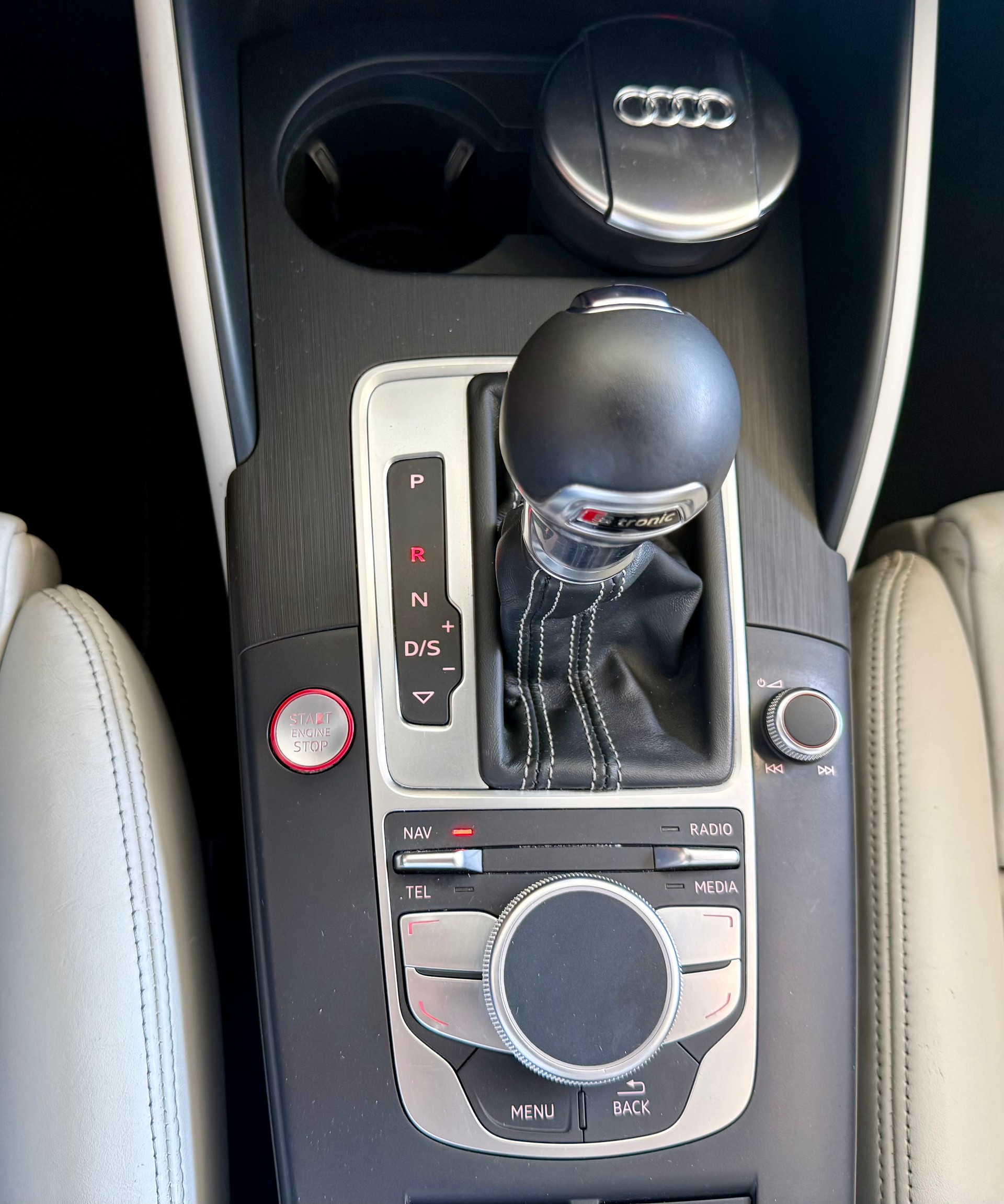 AUDI S3 Sportback 2.0 TFSI quattro S-tronic-image-19